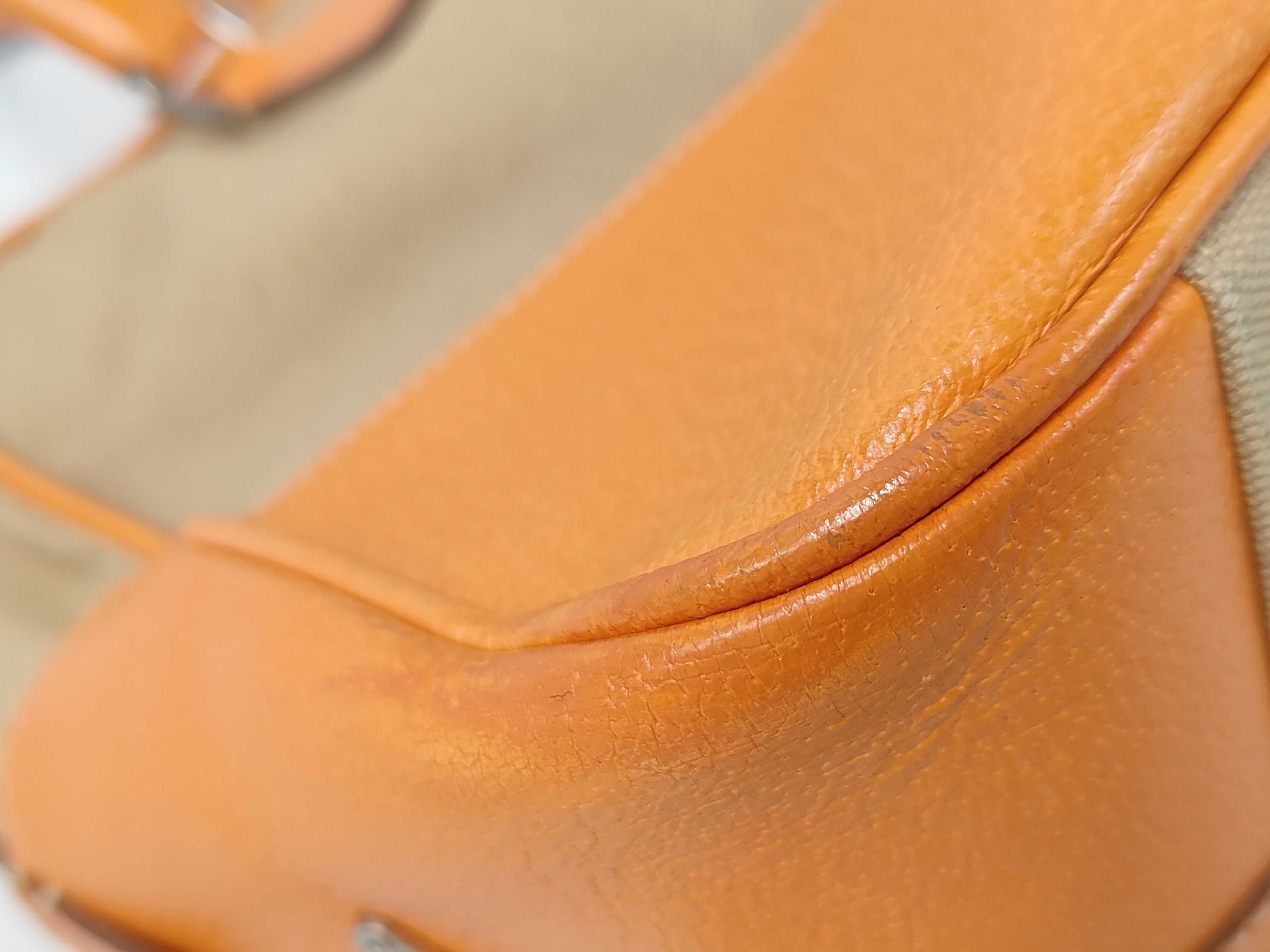 handbag, includes guarantee card, padlock, keys, and name tag. Tote bag. — view 4