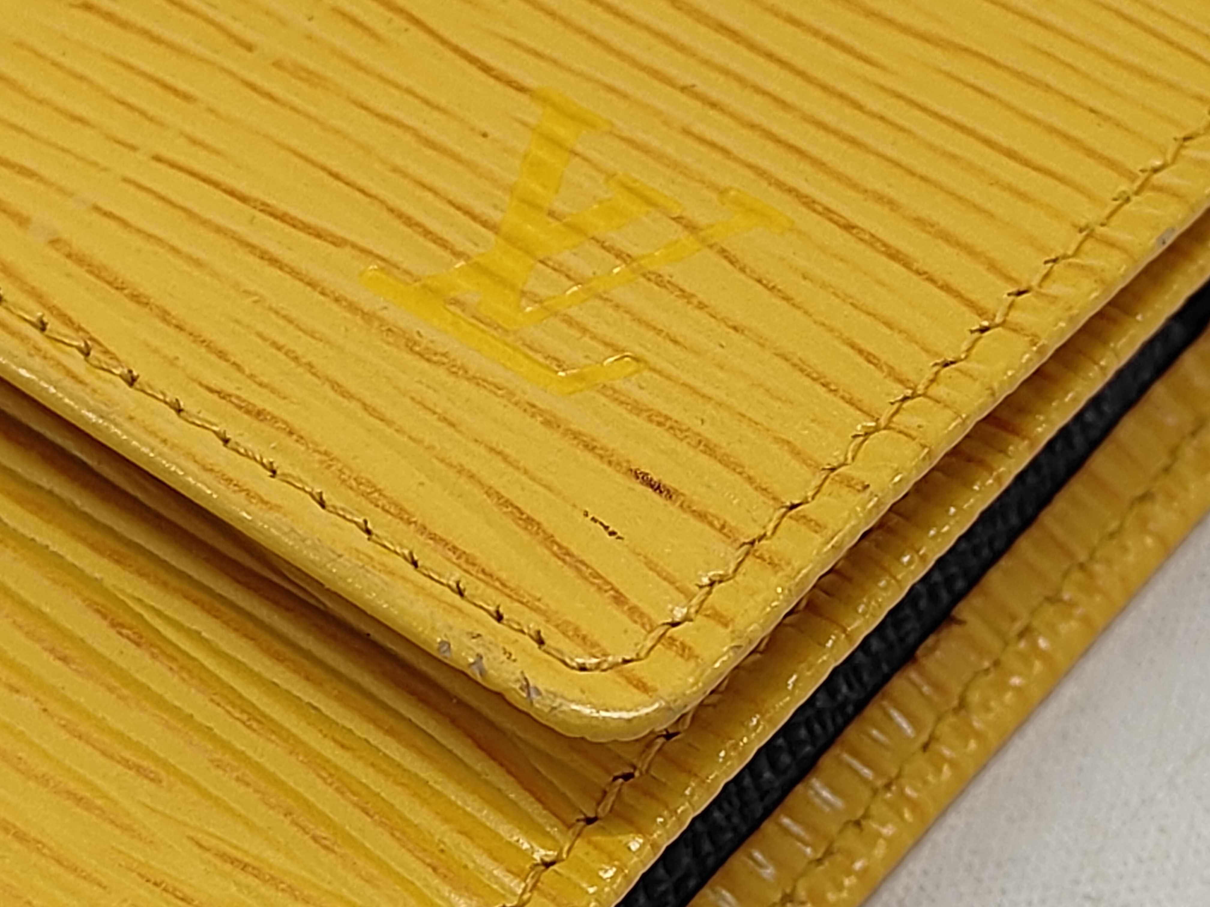 Epi / Portefeuille Tresor International / M63389 / Serial number unknown / Long wallet / Leather — view 11