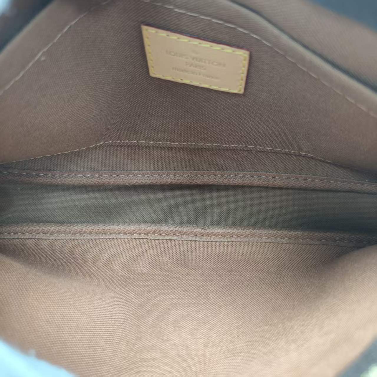 【*Shipped from: China*】LOUIS VUITTON PU Shoulder Bag — view 6
