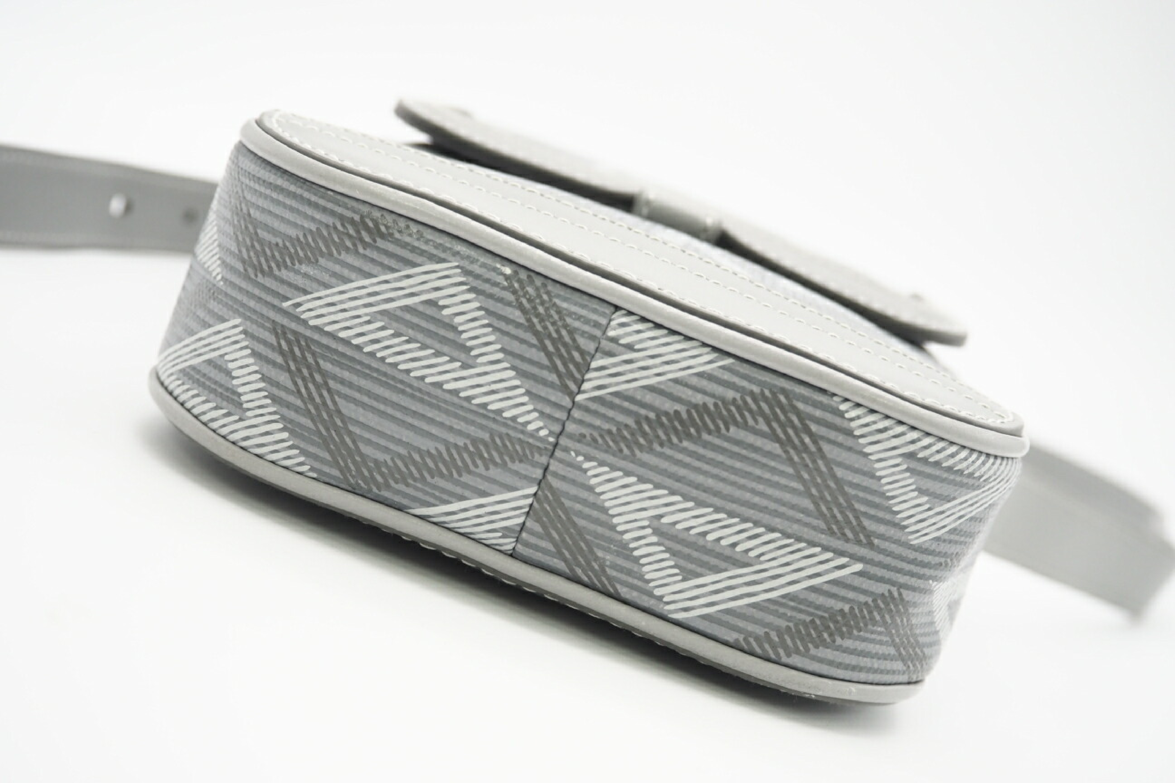 2ESCA415CD CD Diamond Leather Hit the Road Grey White Shoulder Bag — view 5