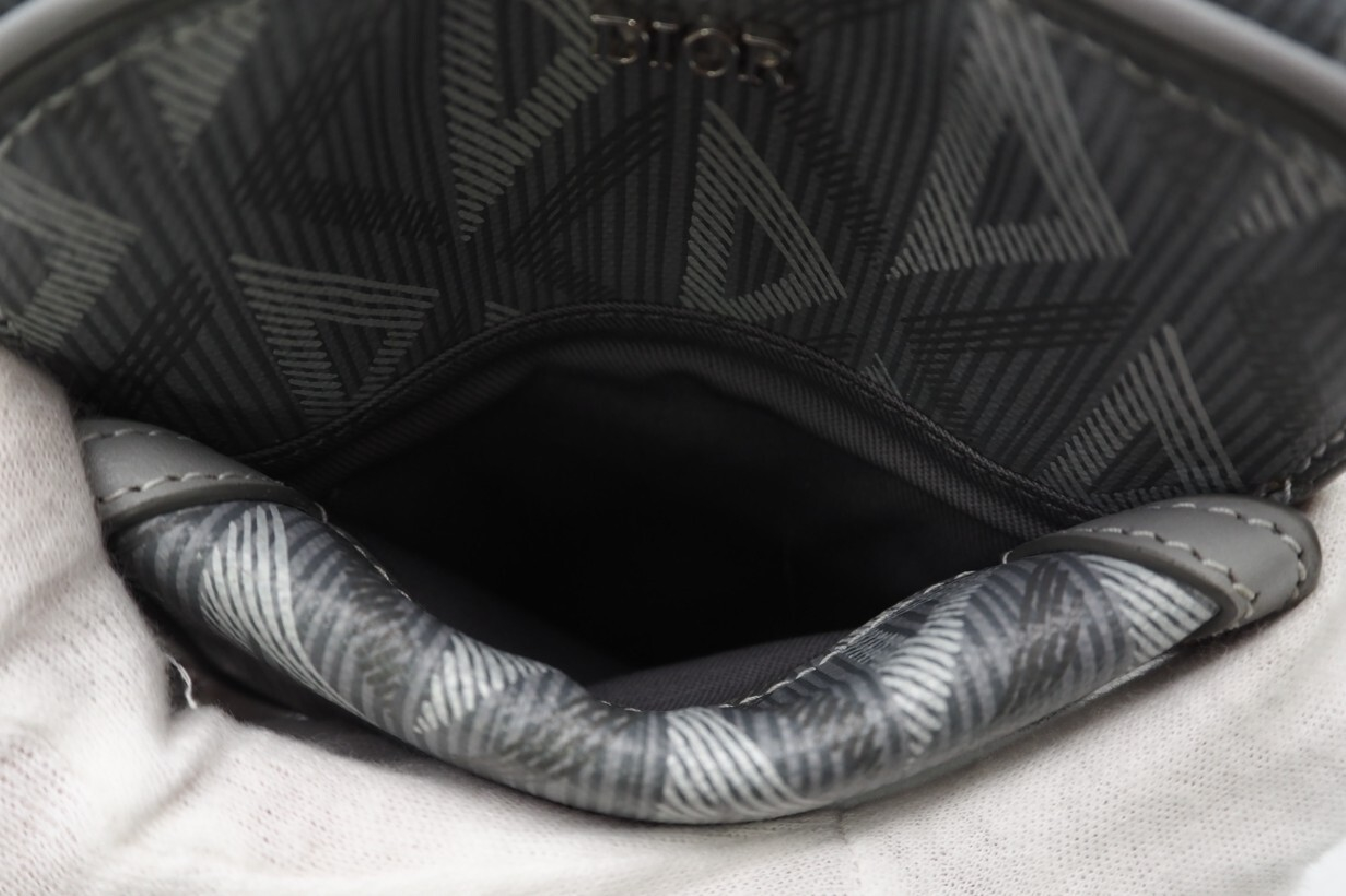 2ESCA415CD CD Diamond Leather Hit the Road Grey White Shoulder Bag — view 10