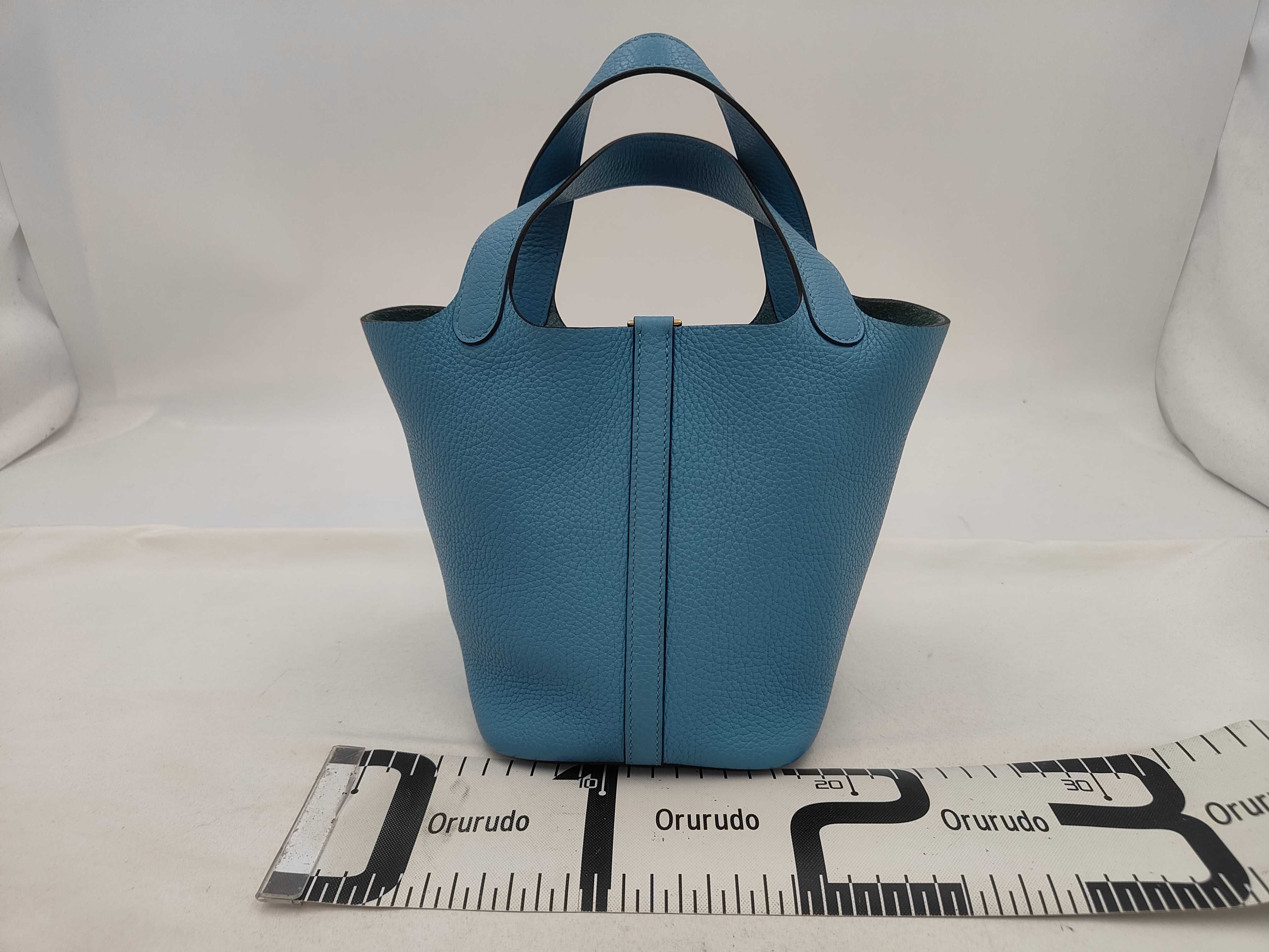 Picotin Lock 18 PM, Taurillon Clemence leather, Blue Nord, Gold hardware, D: 2019, Handbag — view 2