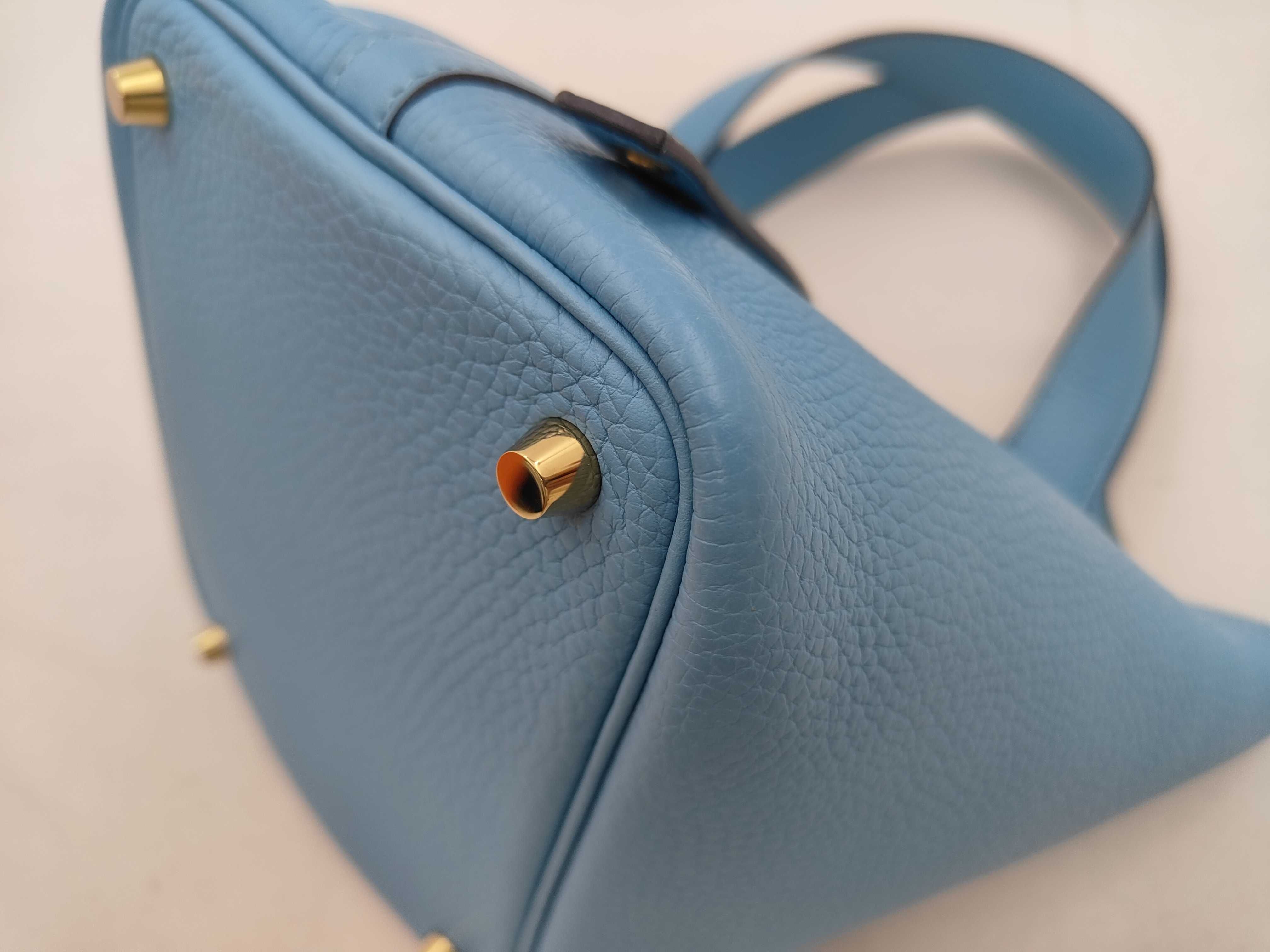 Picotin Lock 18 PM, Taurillon Clemence leather, Blue Nord, Gold hardware, D: 2019, Handbag — view 6