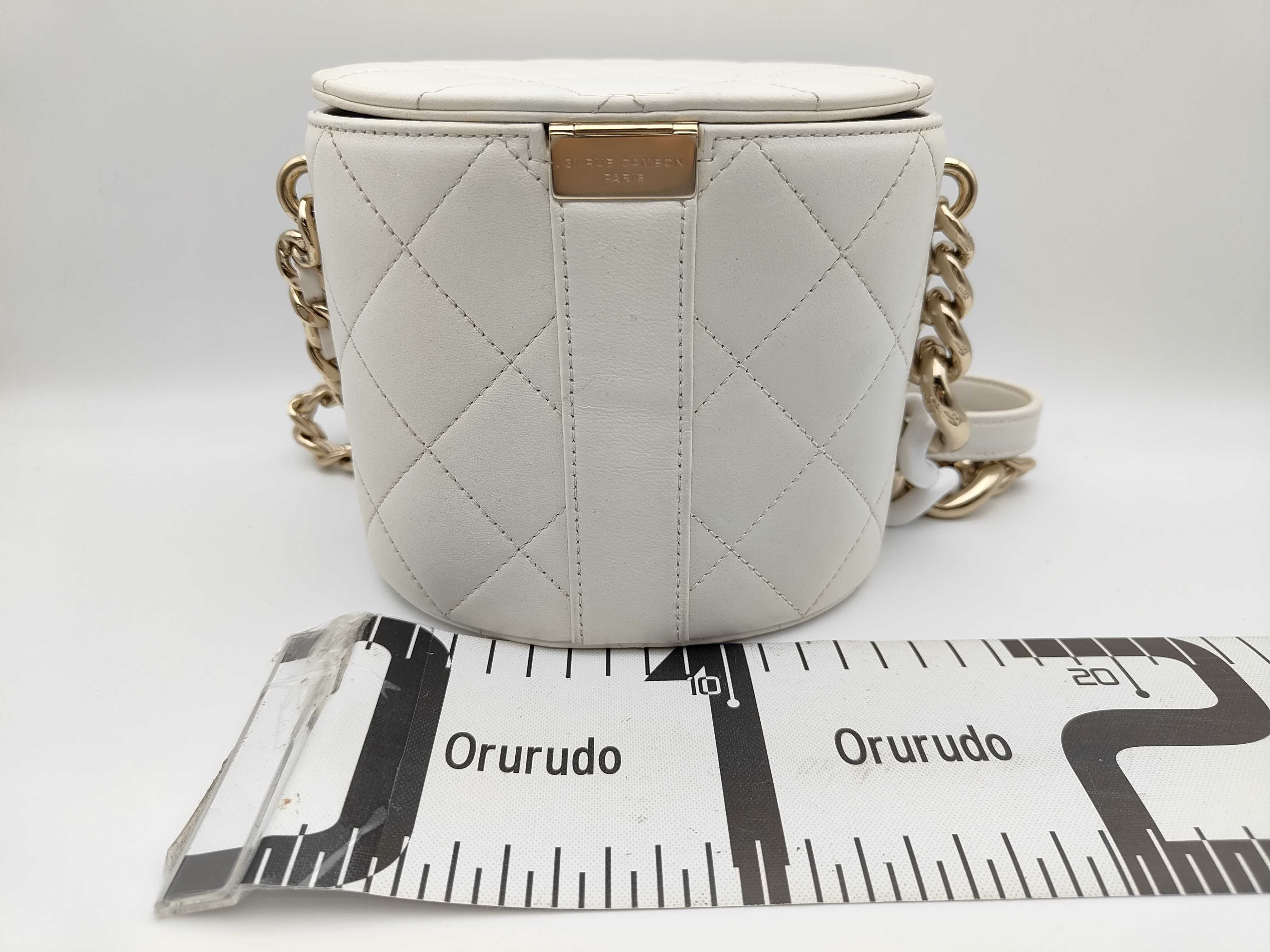 Vanity Chain Shoulder Bag — view 2