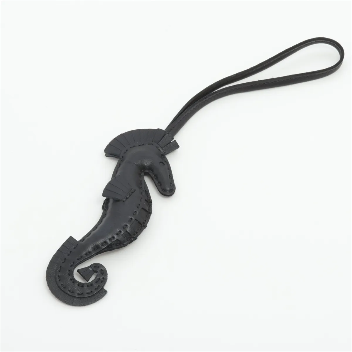 Ipo Seahorse Charm B: 2023 Agneau Milo Black — view 2
