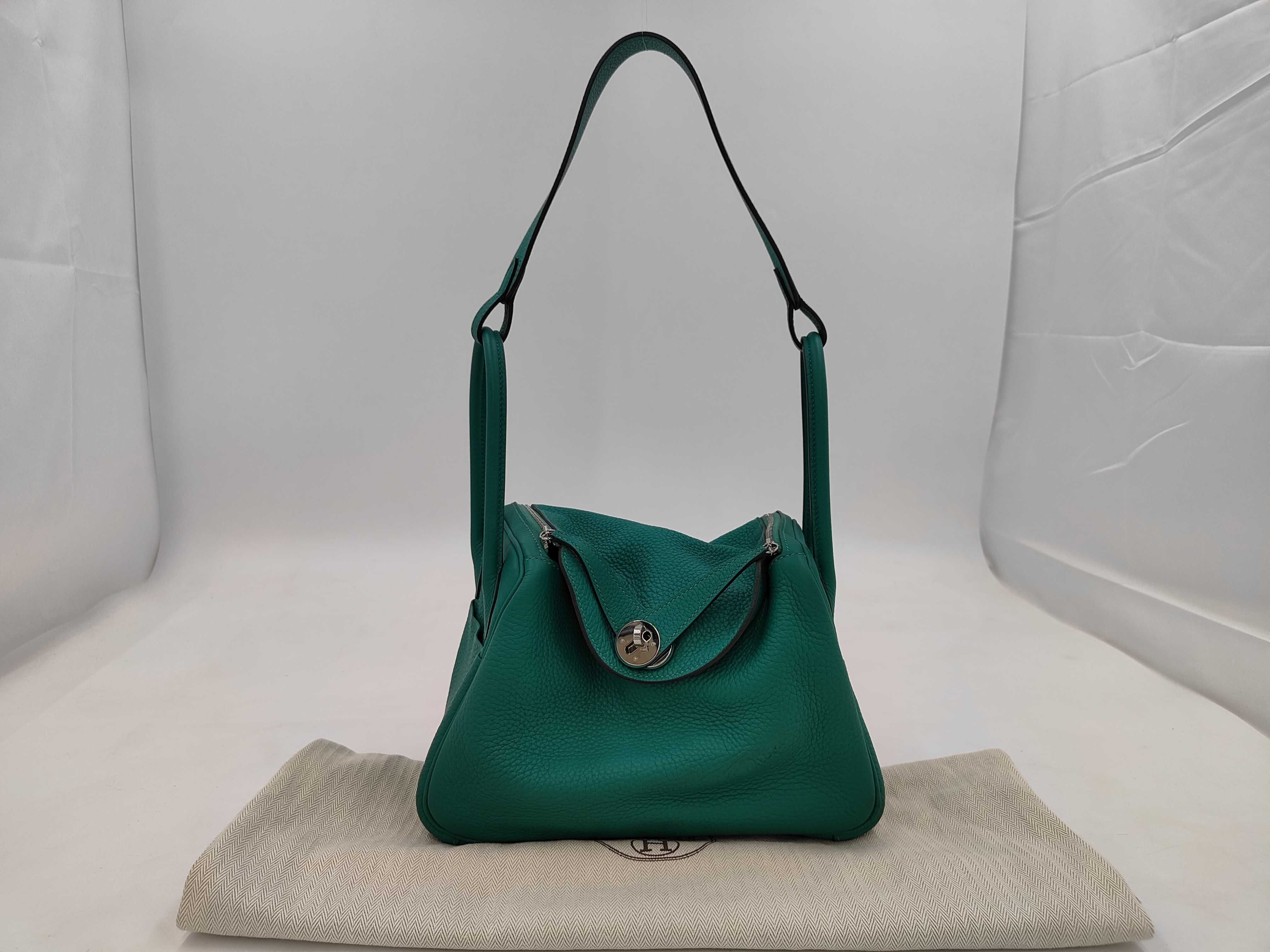 Lindy 26 handbag, Vert Vertigo, silver hardware, Taurillon Clemence leather, D stamp.