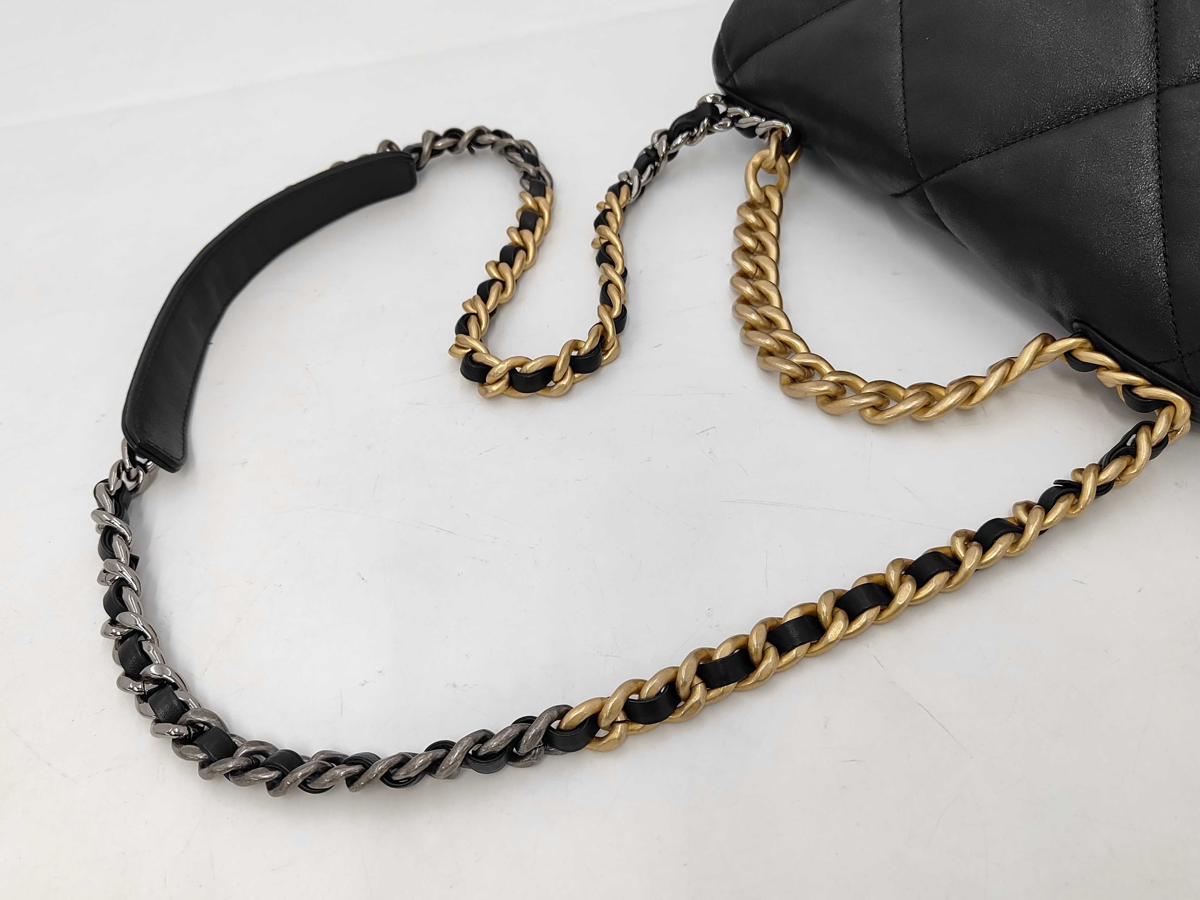 BAG CHANEL19 MATLASSE COCO MARK CHAIN ​​2WAY SHOULDER SMALL SIZE BLACK GHW NO.29 29133939 W — view 3