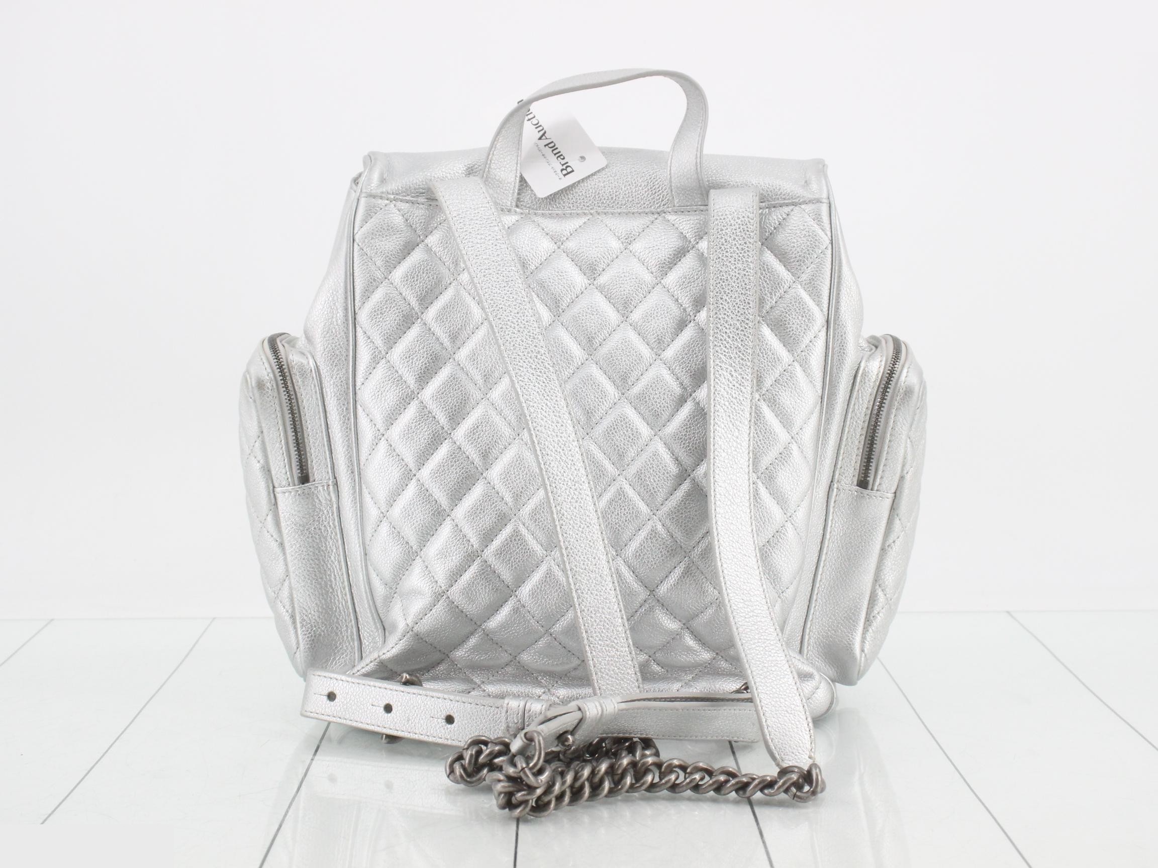 Leather backpack with Coco Mark charm, silver color. — view 2