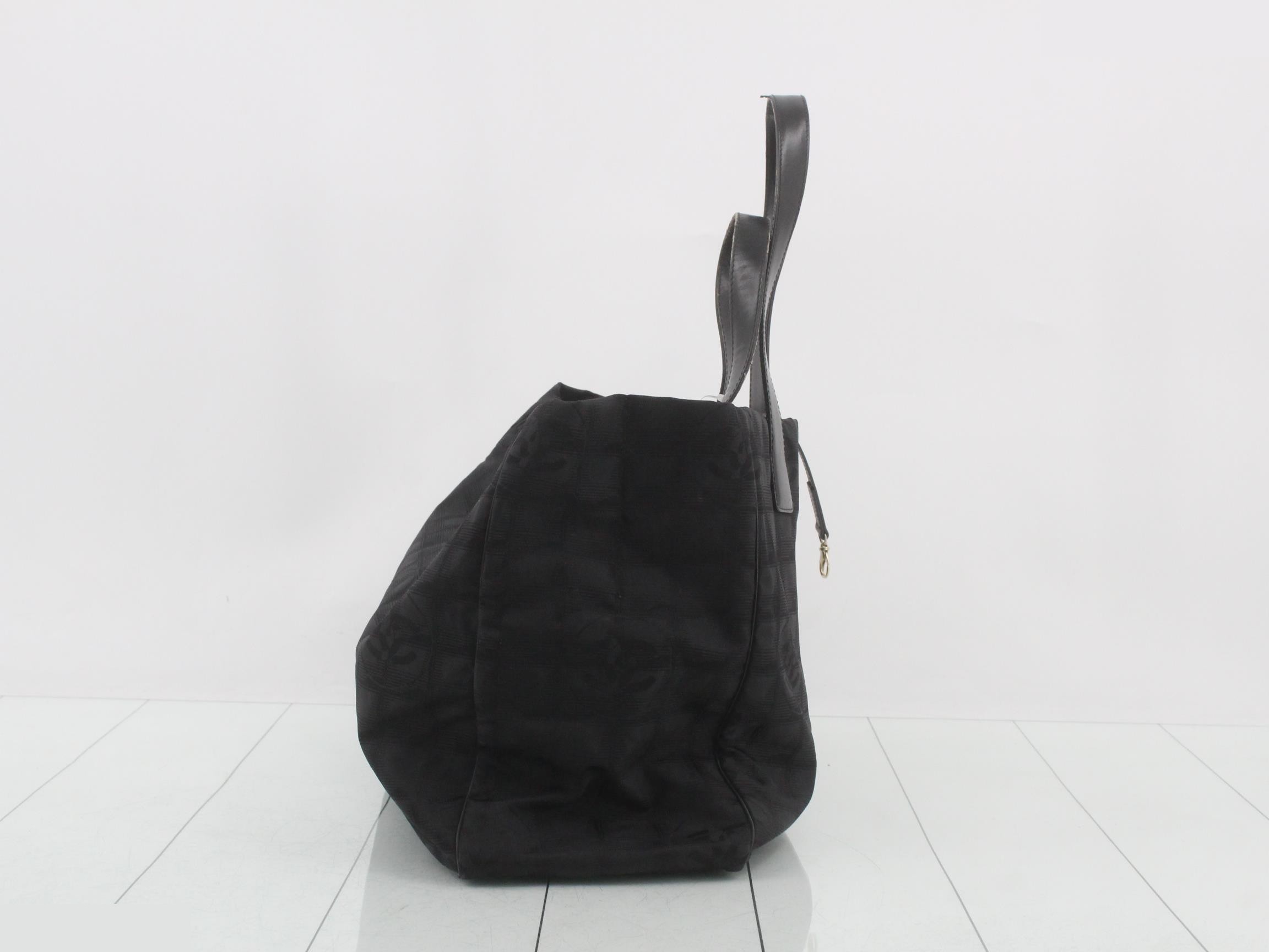 New Travel Line Handbag — view 3