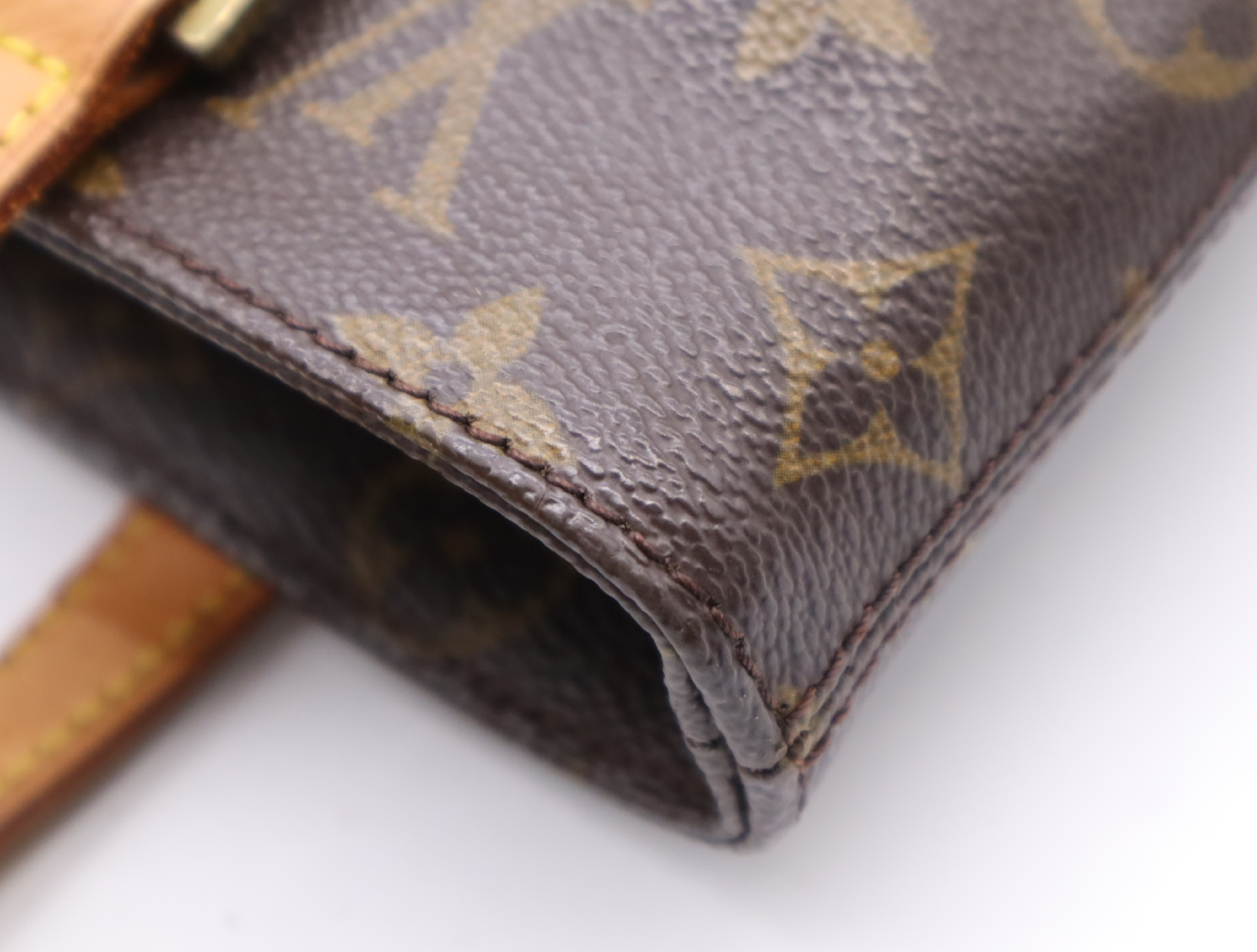 M51172 Monogram Vavin PM Handbag — view 11