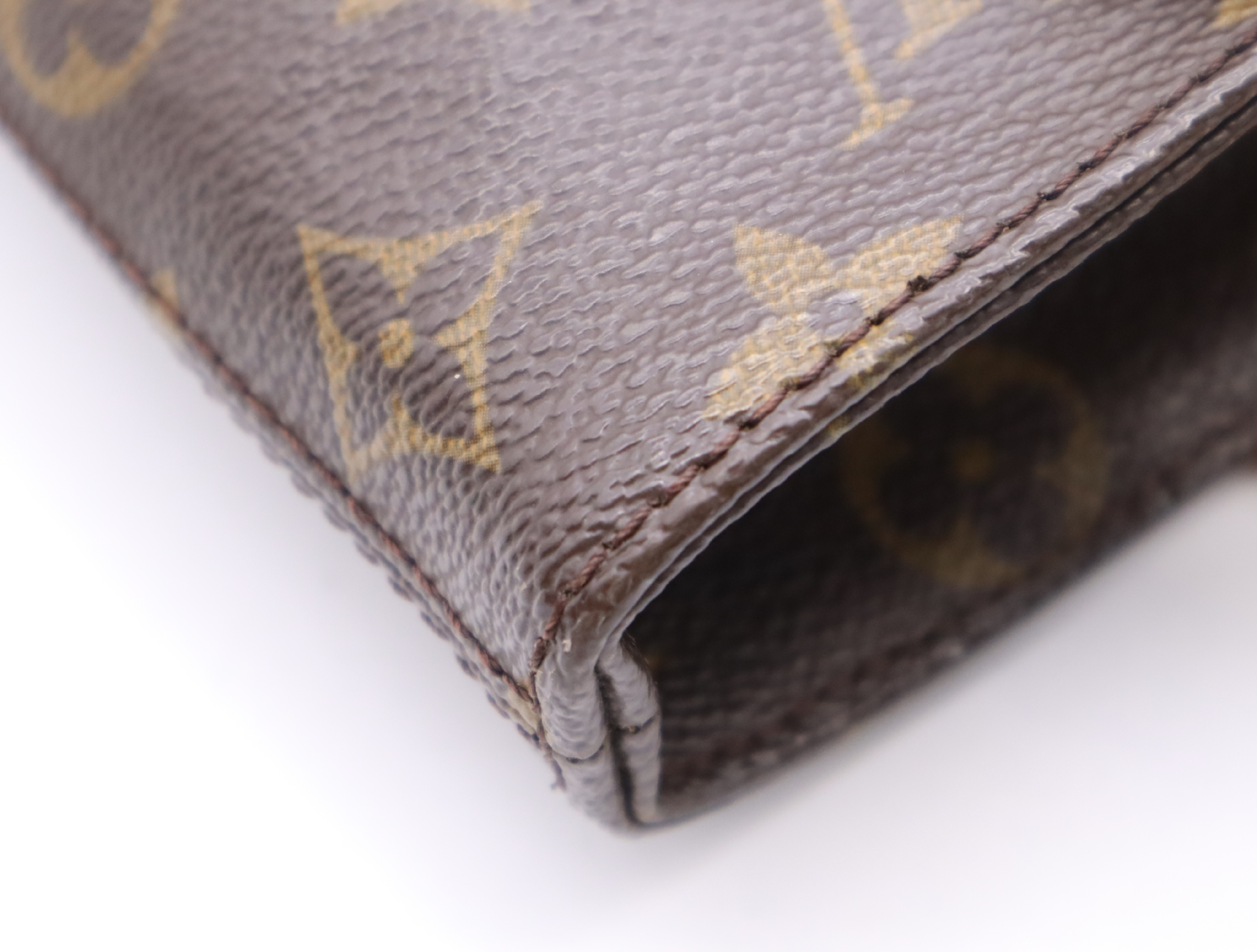 M51172 Monogram Vavin PM Handbag — view 8