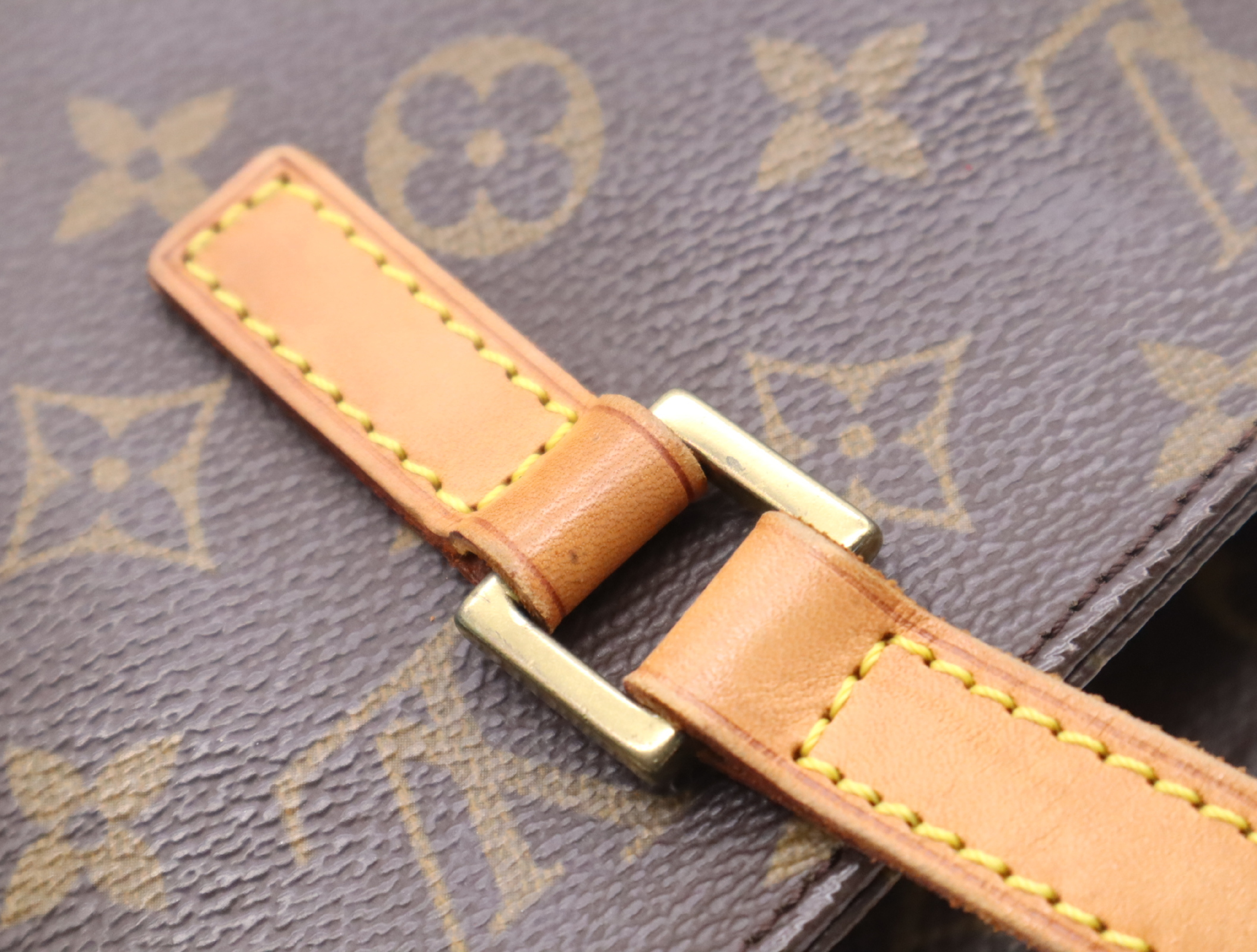 M51172 Monogram Vavin PM Handbag — view 9