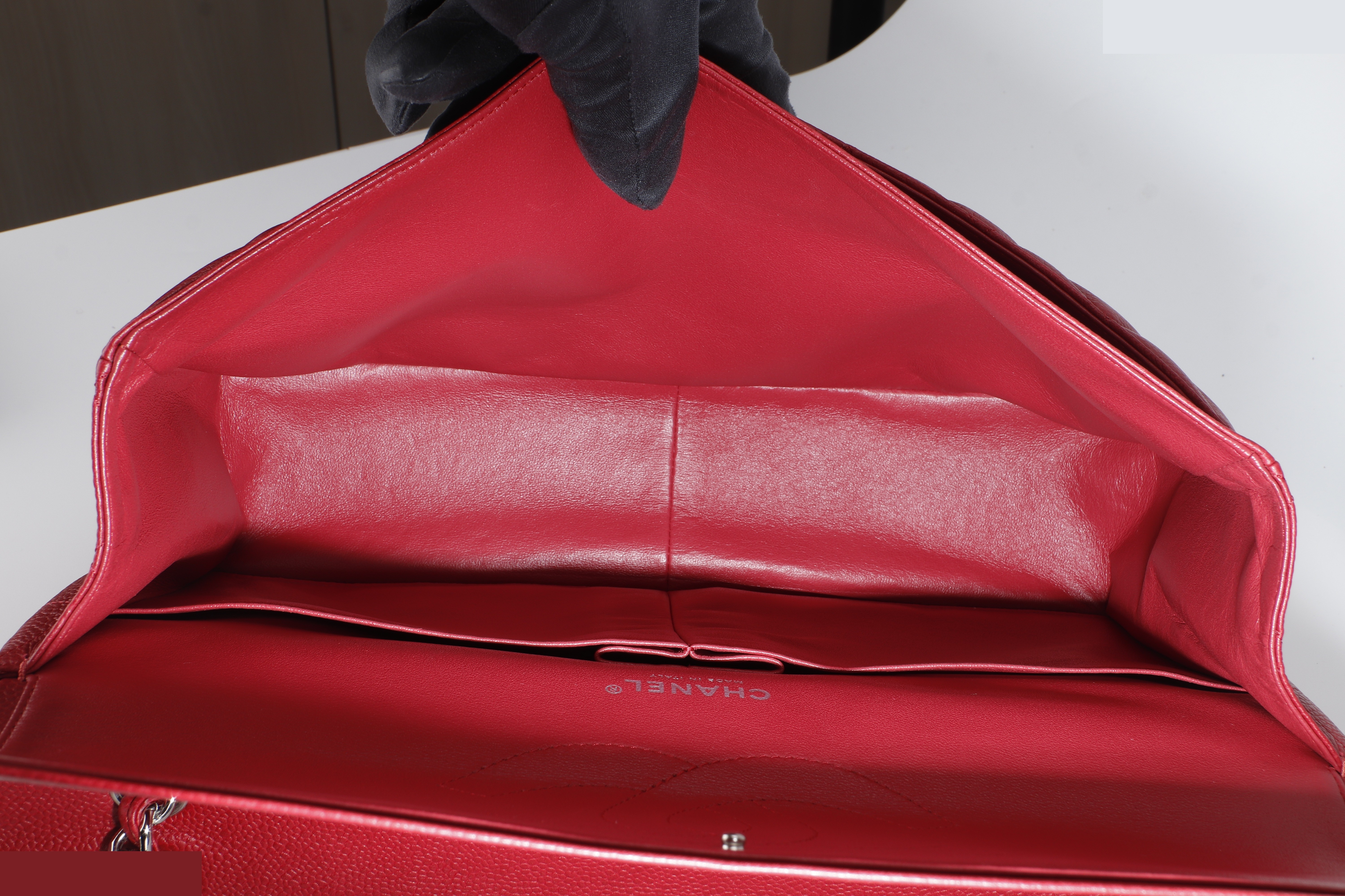 CLASSIC FLAP MAXI RED CAVIAR SHW — view 5