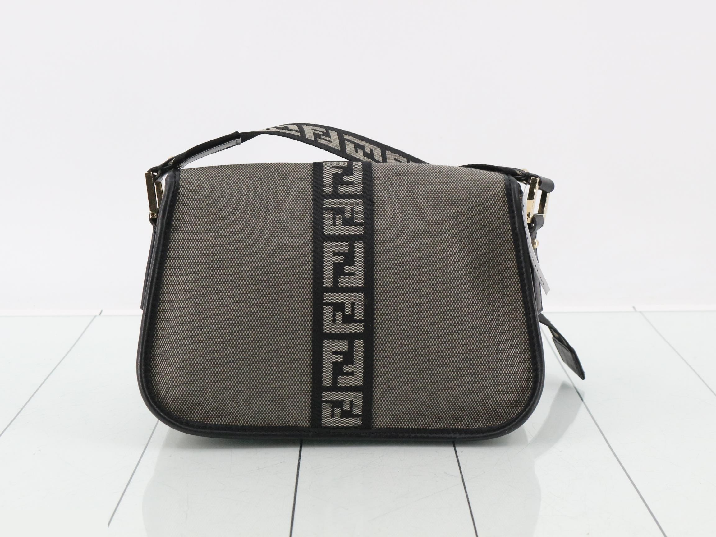 ZUCCA Round Flap Shoulder Bag — view 2