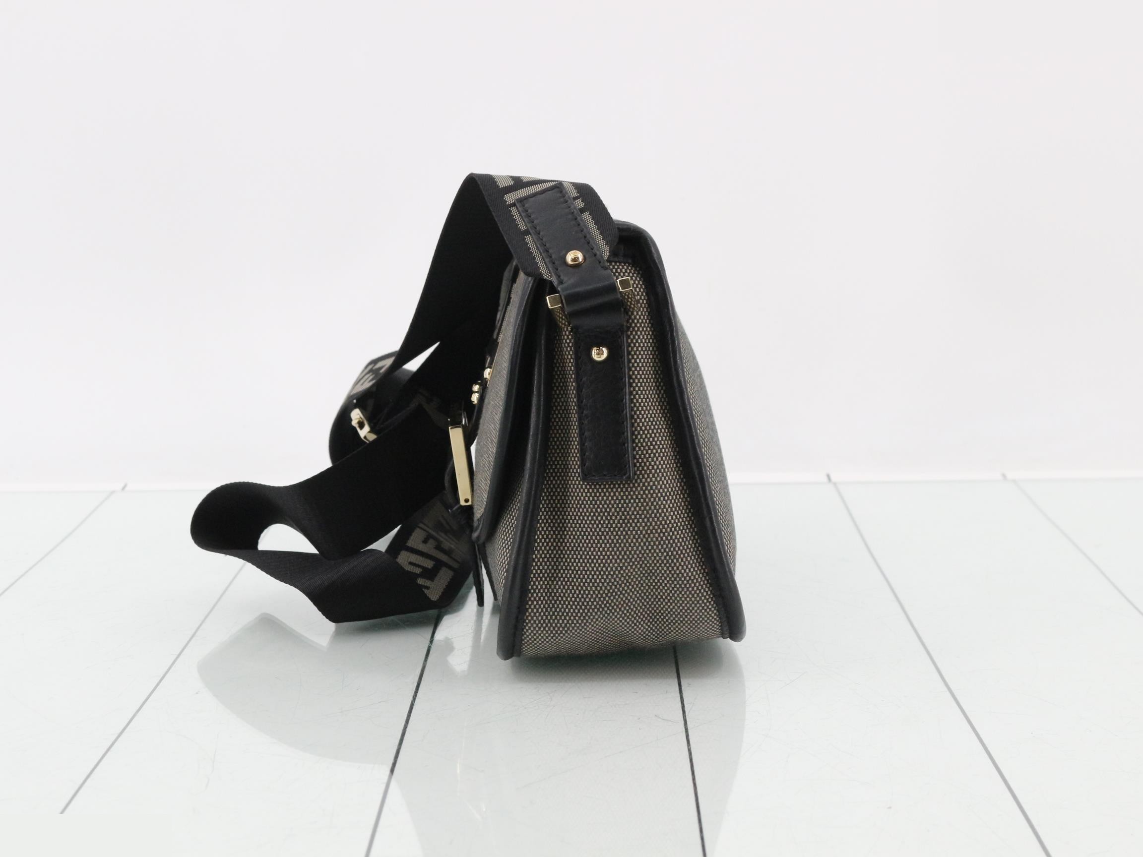 ZUCCA Round Flap Shoulder Bag — view 3