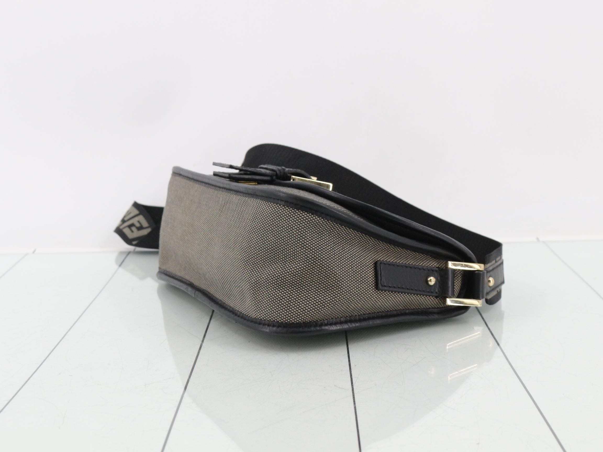 ZUCCA Round Flap Shoulder Bag — view 6