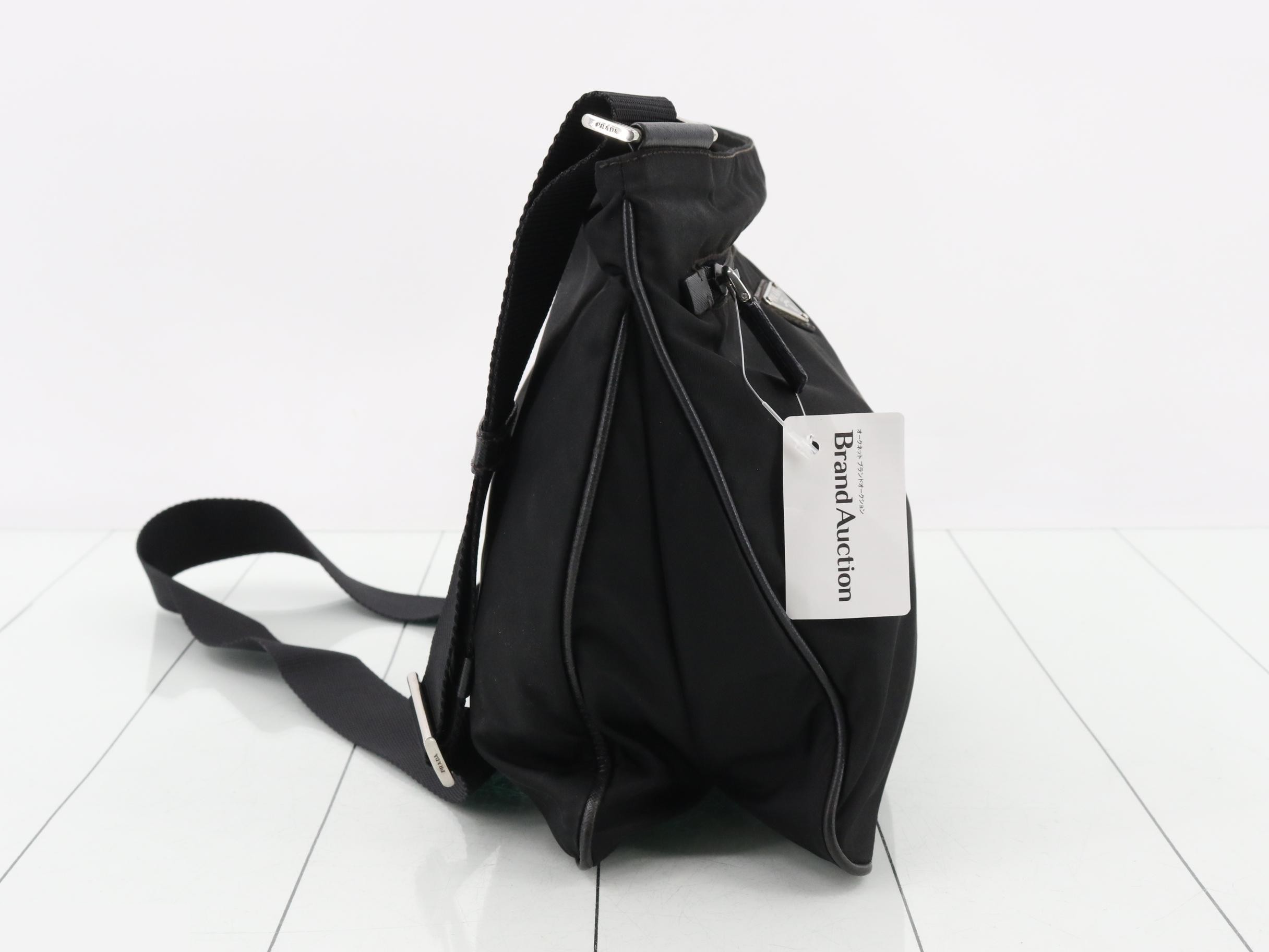 Nylon shoulder bag with triangular logo, black, silver hardware. — view 4