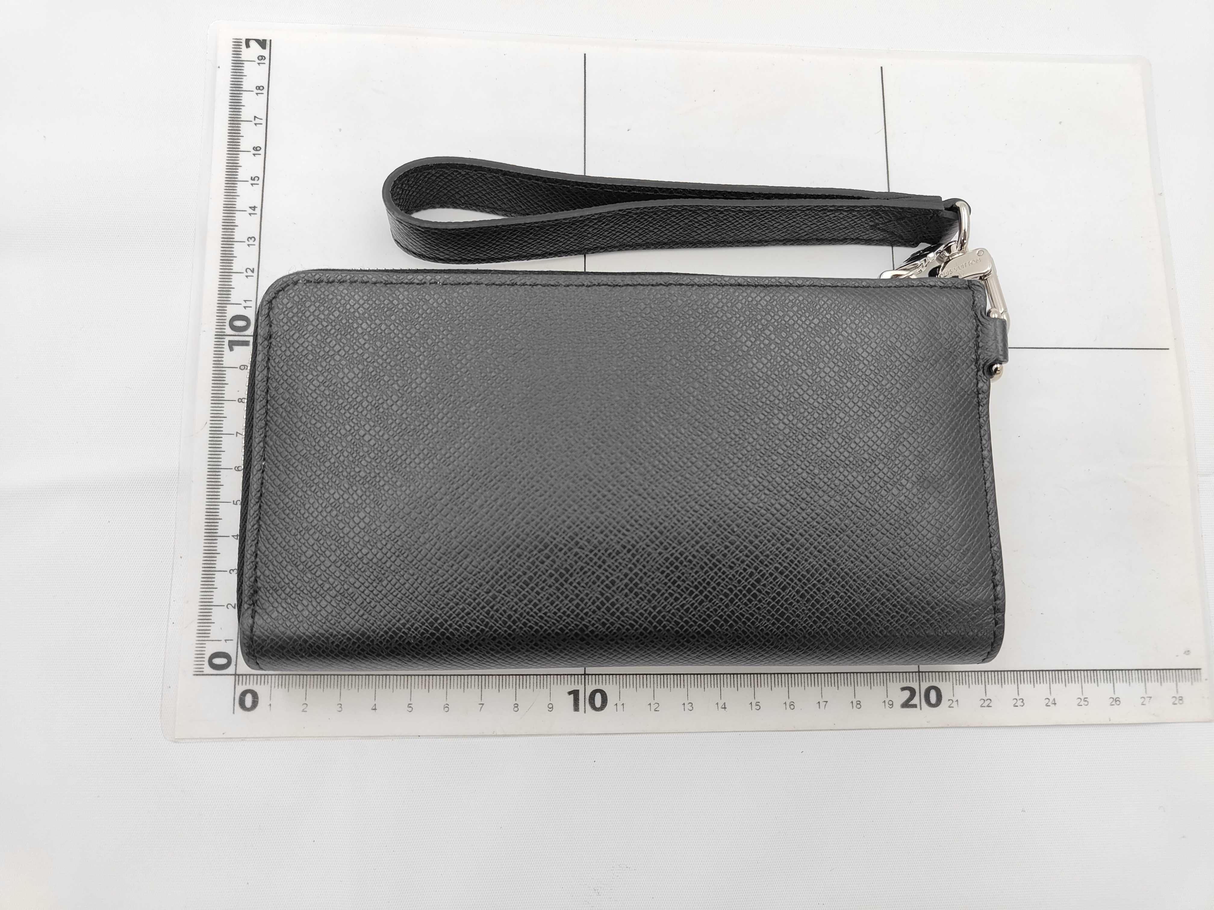 Black Taiga M69409 Zippy Dragonne Wallet — view 2
