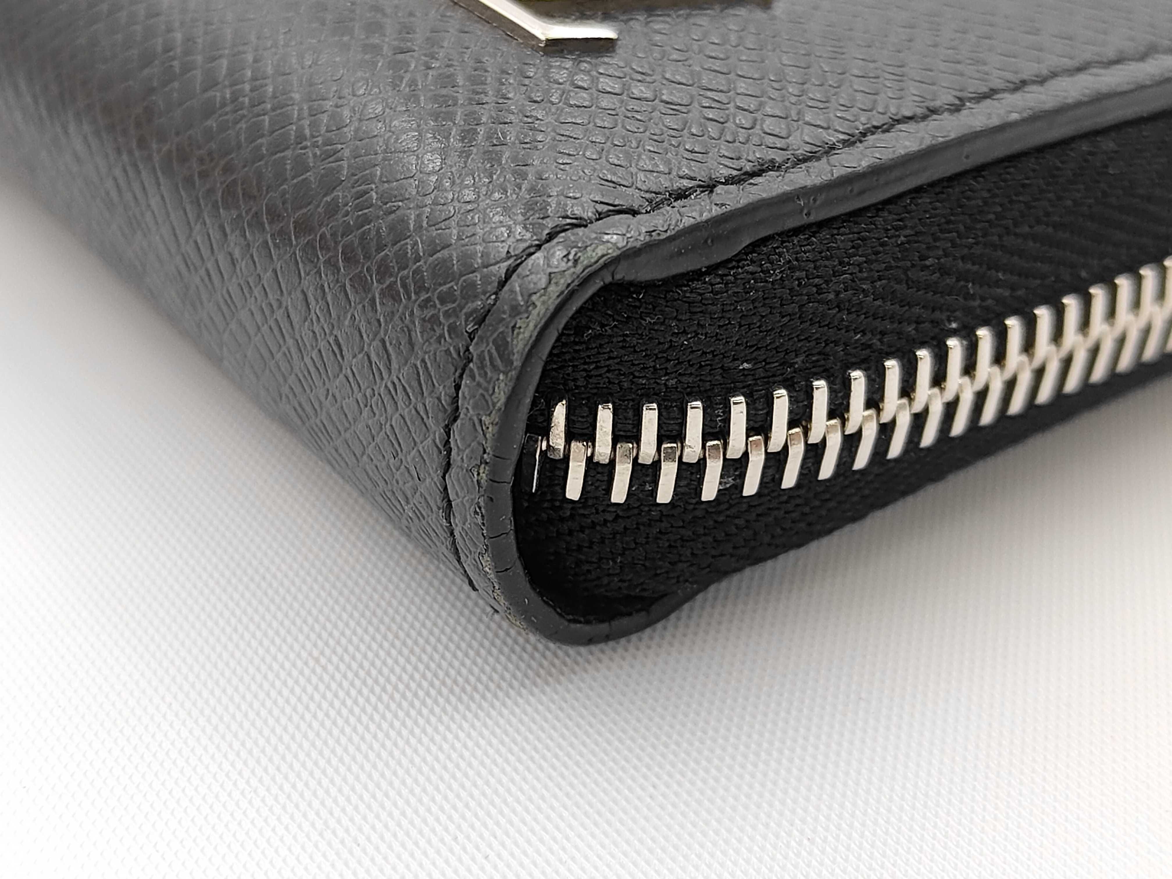Black Taiga M69409 Zippy Dragonne Wallet — view 3