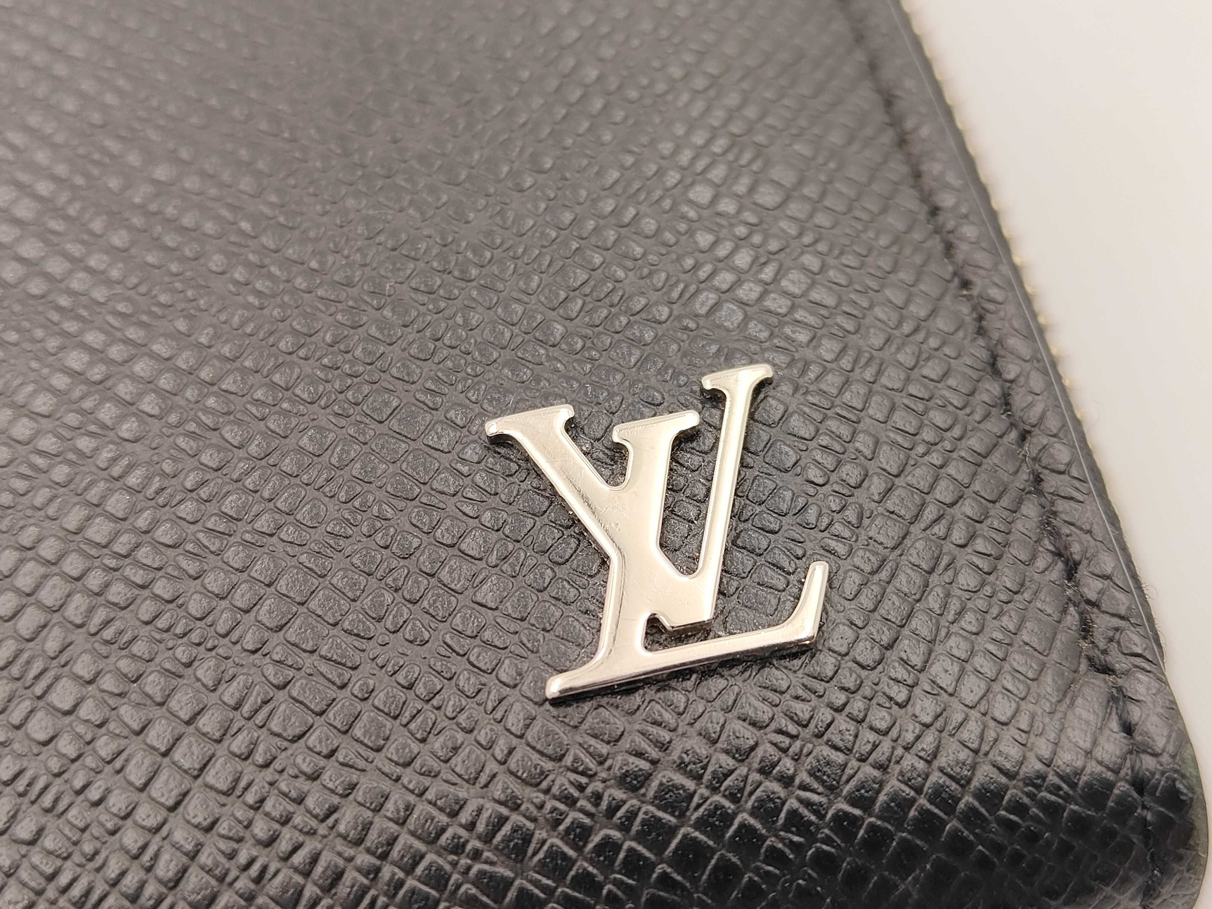 Black Taiga M69409 Zippy Dragonne Wallet — view 7