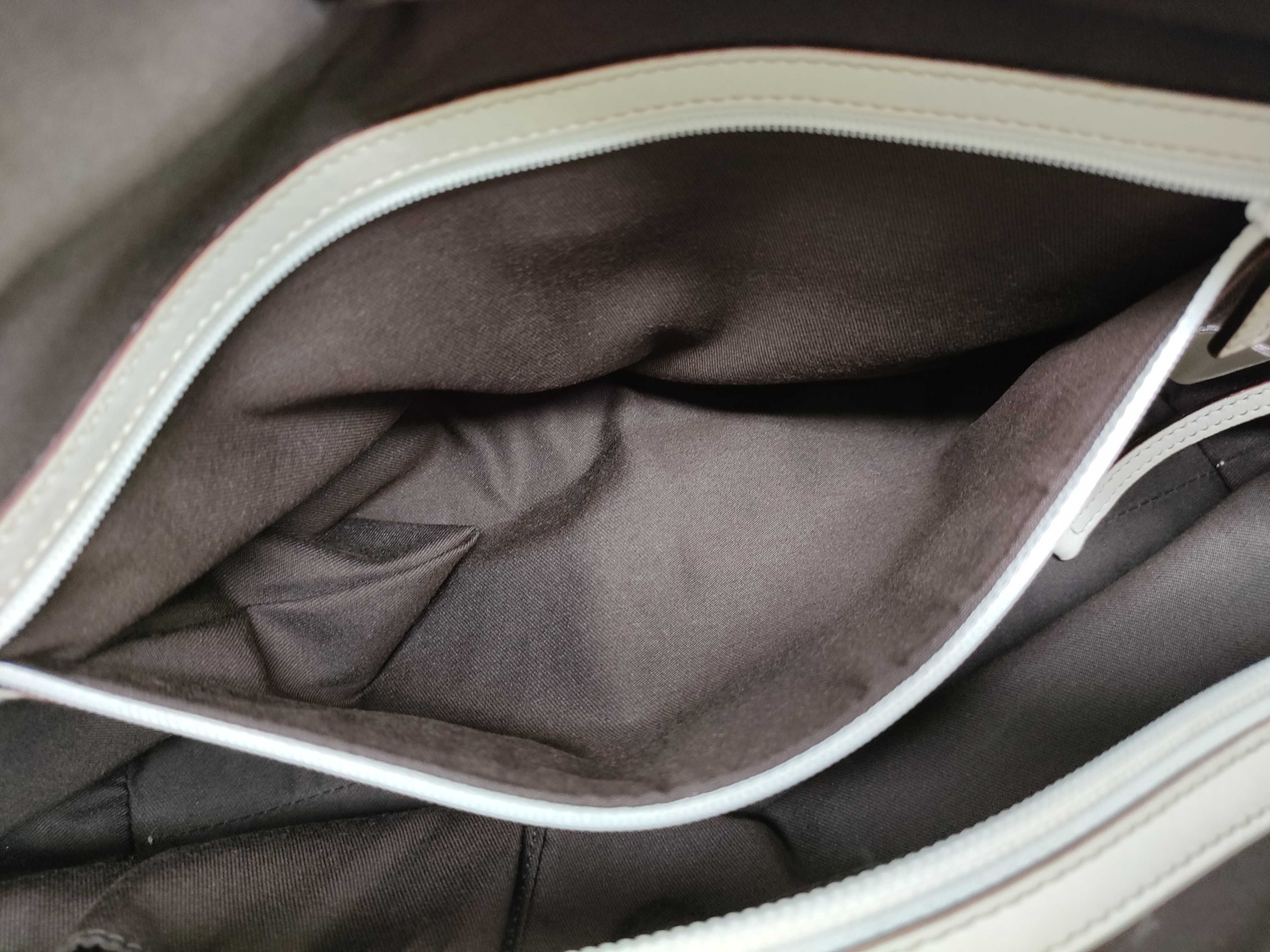 GG Canvas Gucci Handbag Tote Bag — view 11