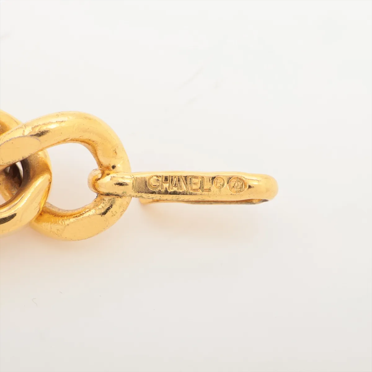 31 RUE CAMBON Chain Belt, GP x Leather, Black x Gold. Shows signs of wear: — view 4