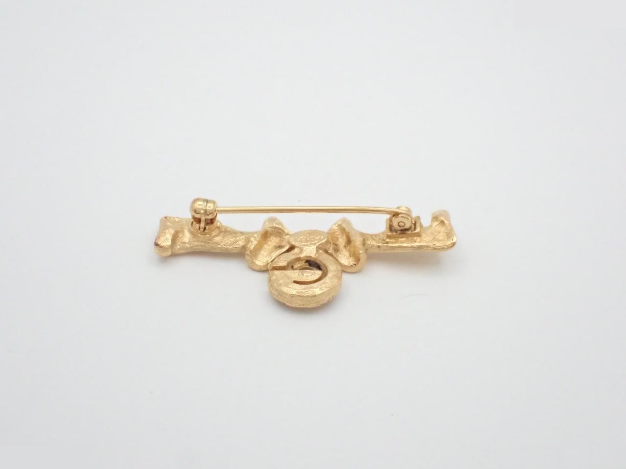 Other lines: Precious metals and brooches — view 2