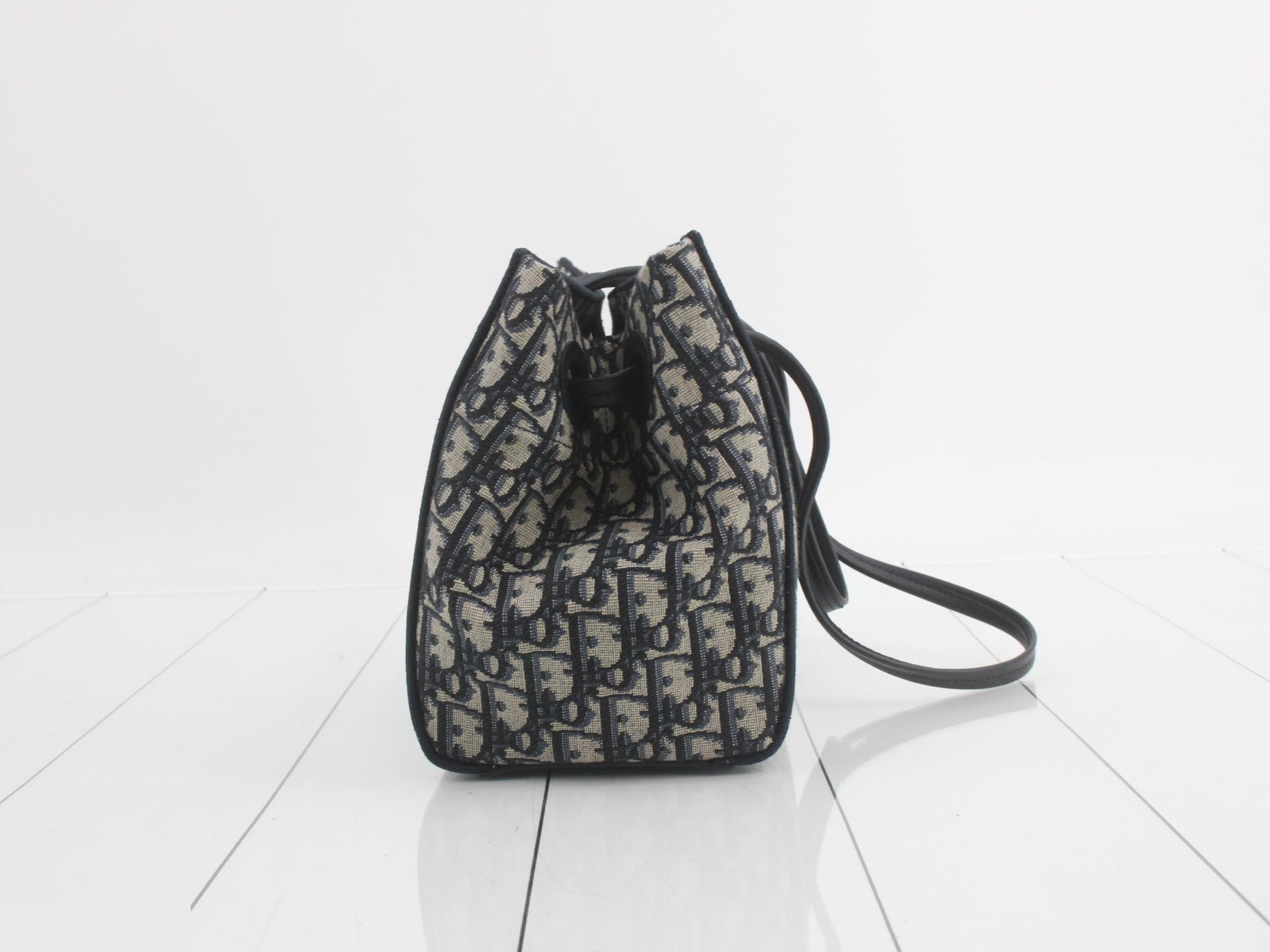 Promenade Shopping Bag, Small Tote Bag, M1410OTZQ_M — view 4