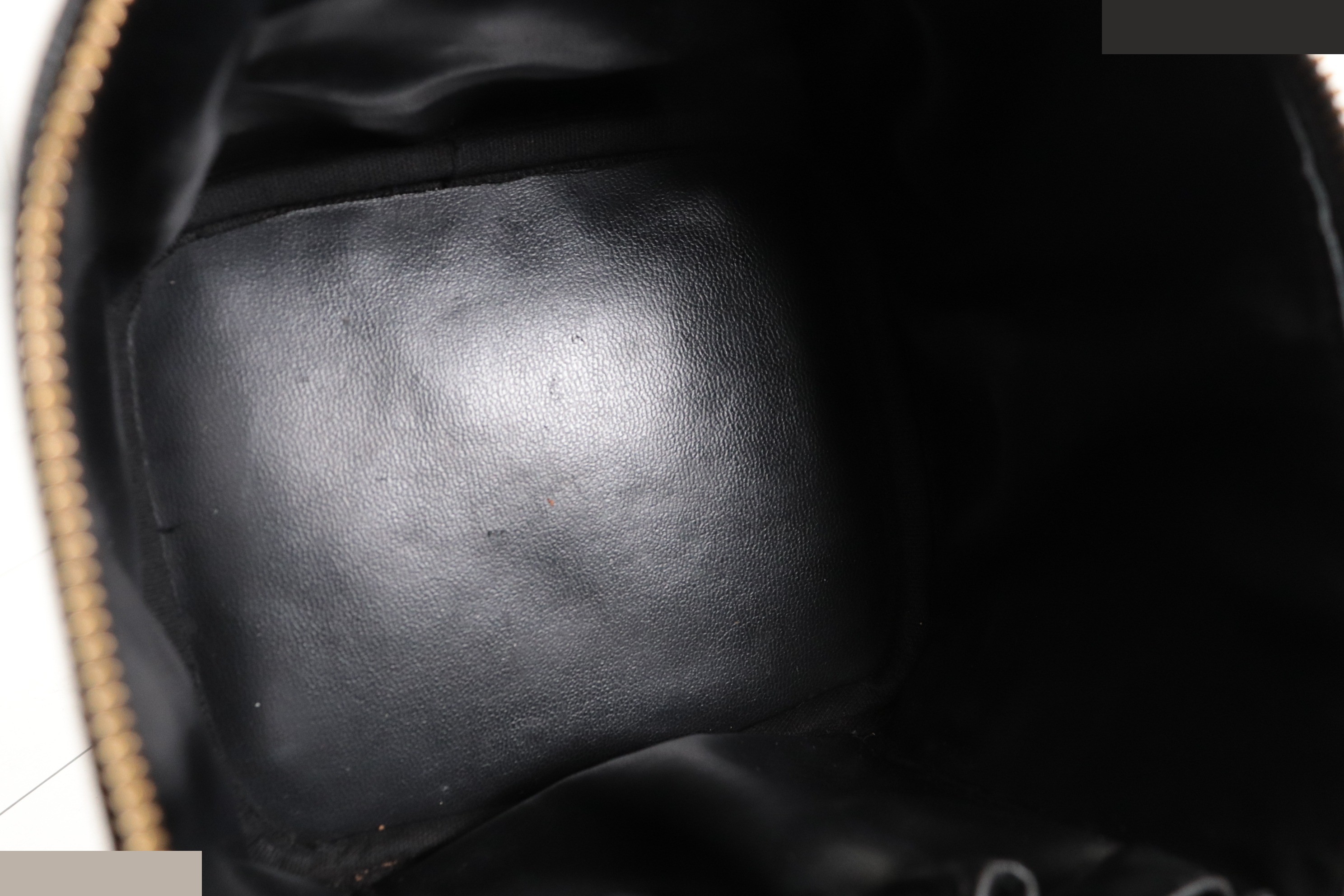 Coco Mark Caviar Vanity, Table No. 6 — view 9