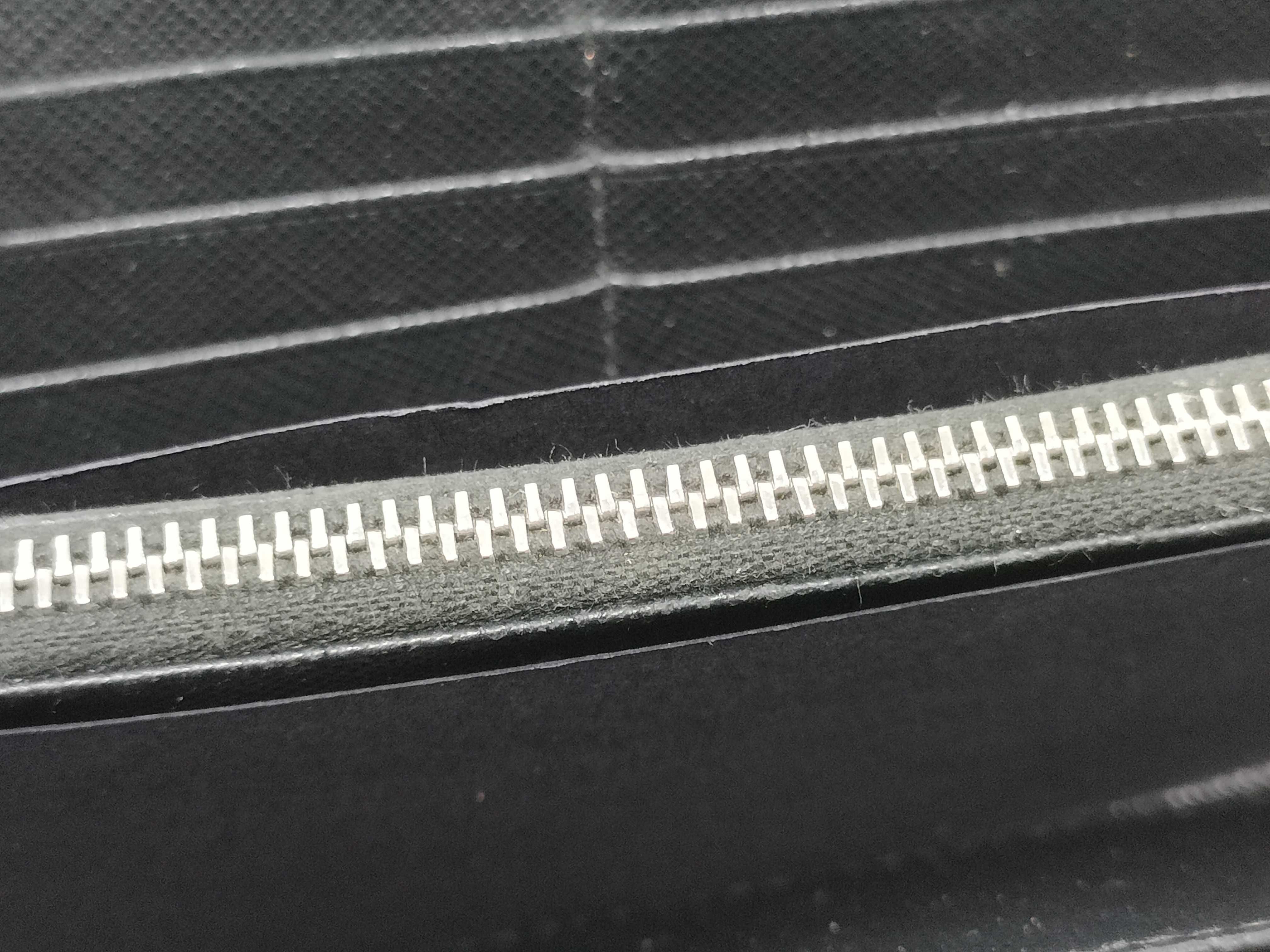 1ML506 Saffiano Round Zip Wallet — view 12