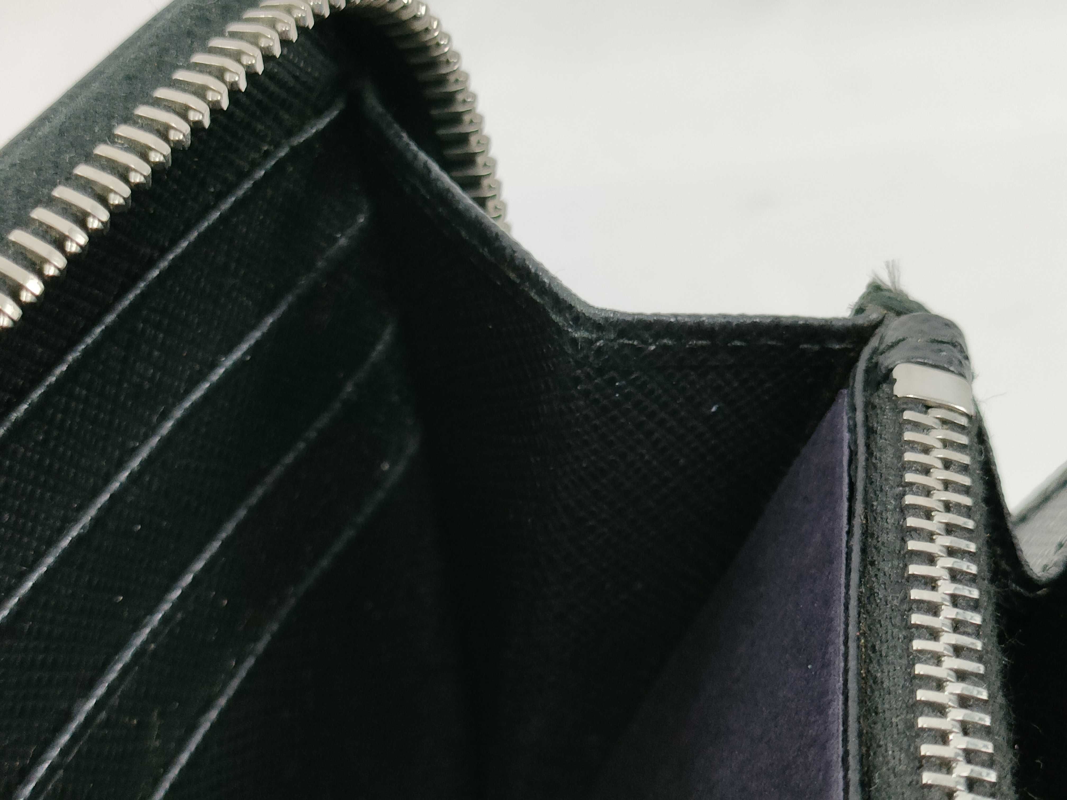 1ML506 Saffiano Round Zip Wallet — view 13