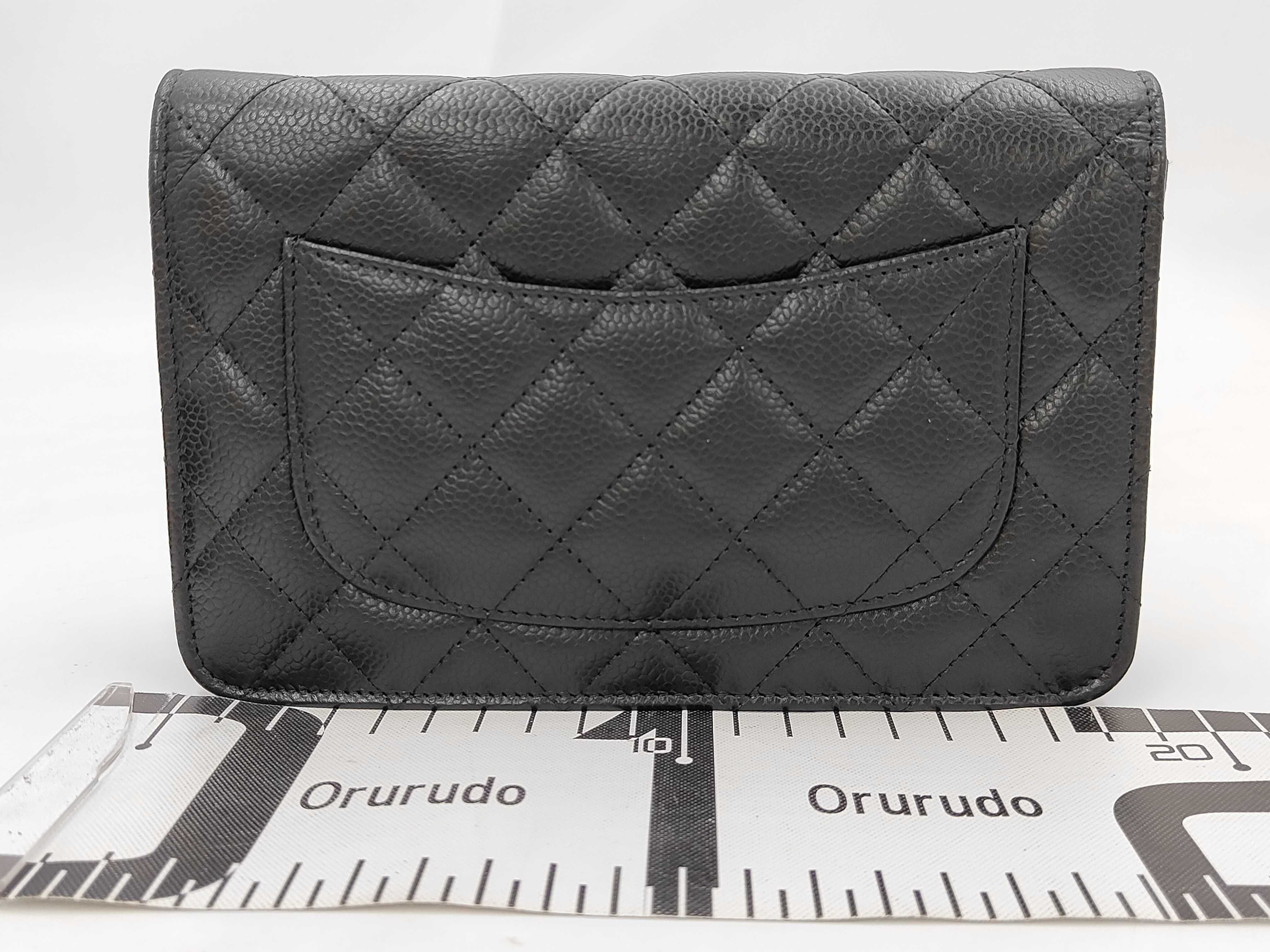 Matelassé Caviar Skin Chain Wallet Shoulder Bag — view 2