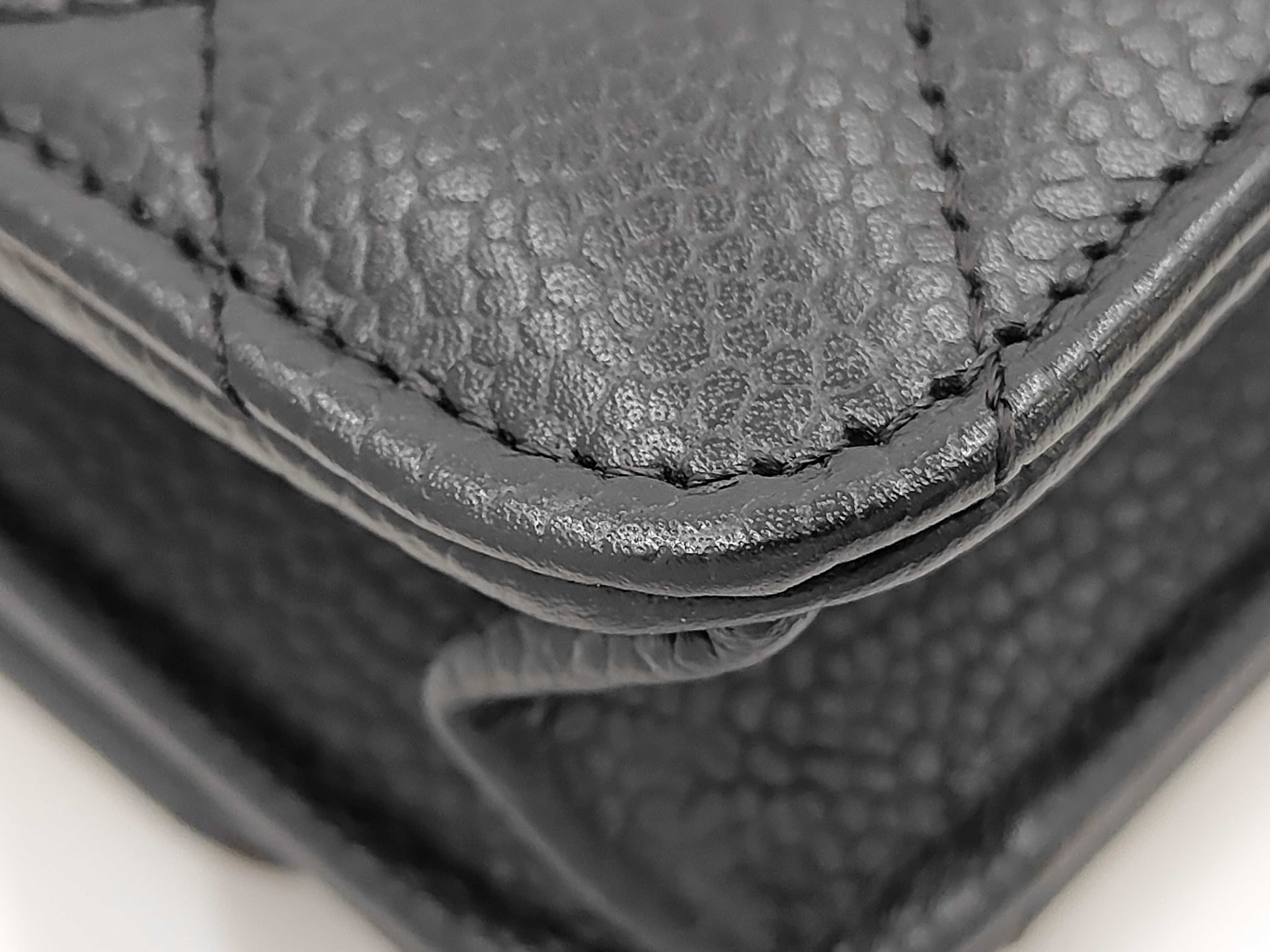 Matelassé Caviar Skin Chain Wallet Shoulder Bag — view 4