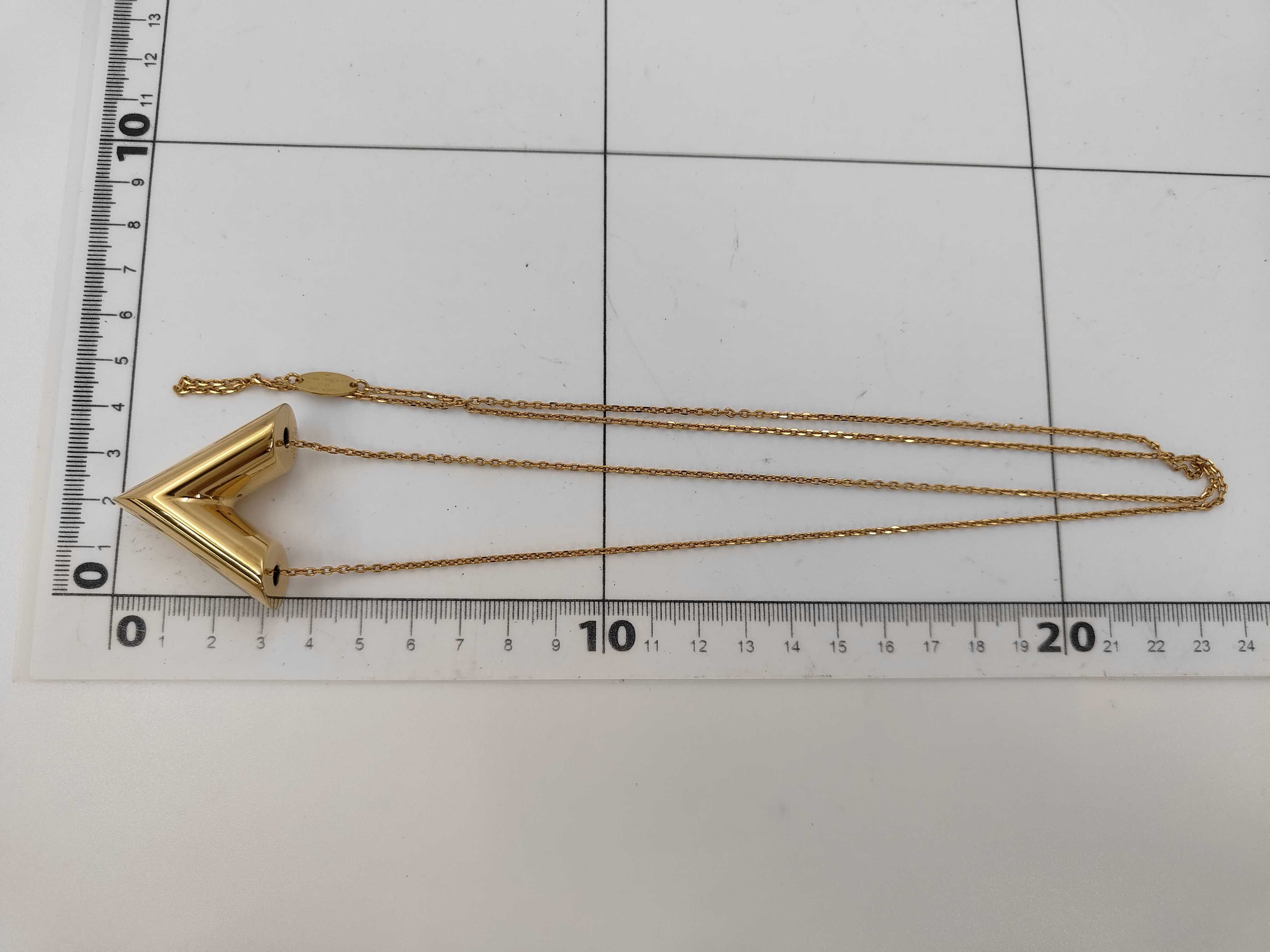 Large Essential V 20.5g Necklace — view 8