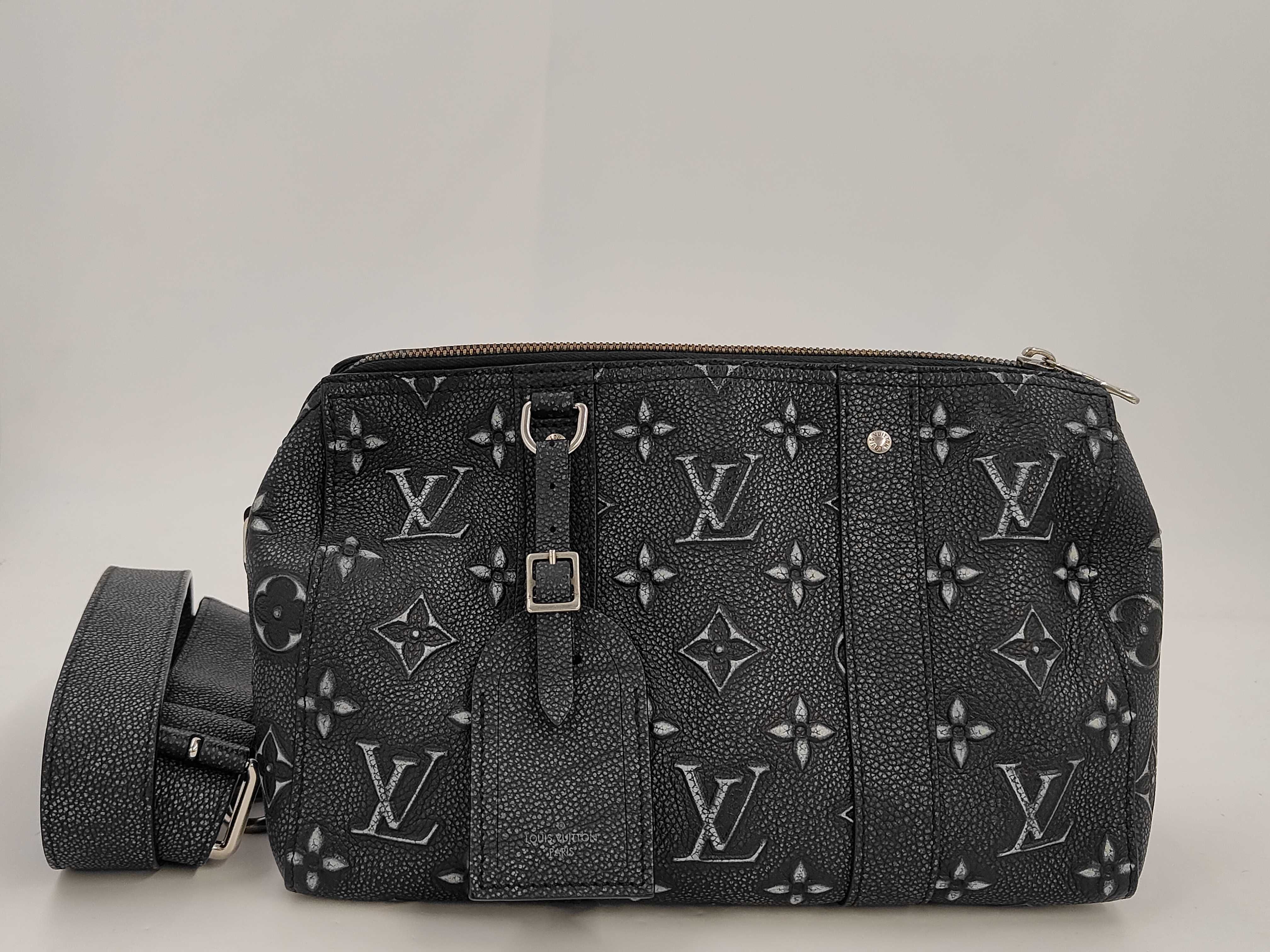 City Keepall 27 Shoulder Bag