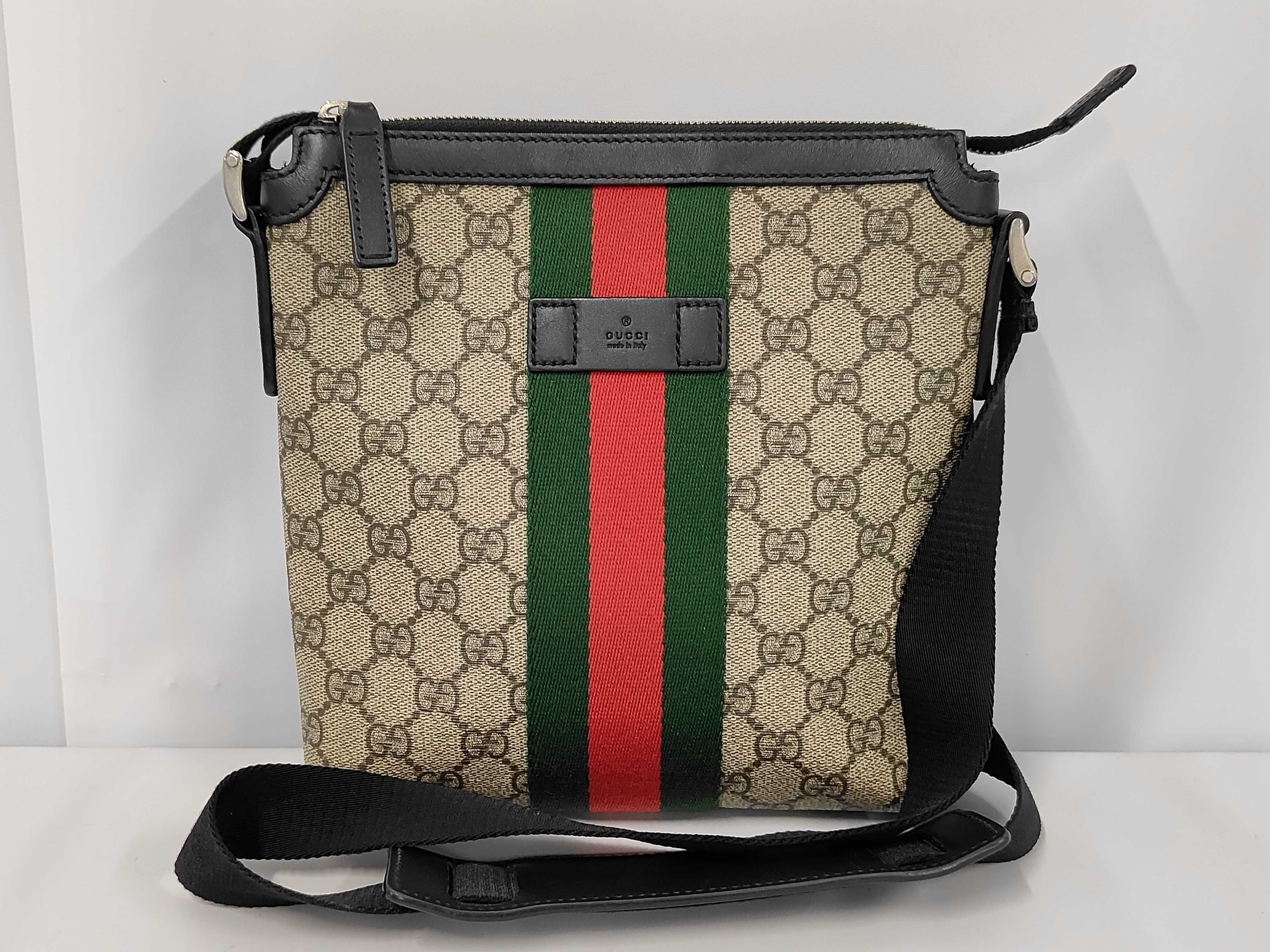GG Supreme Sherry Shoulder Bag