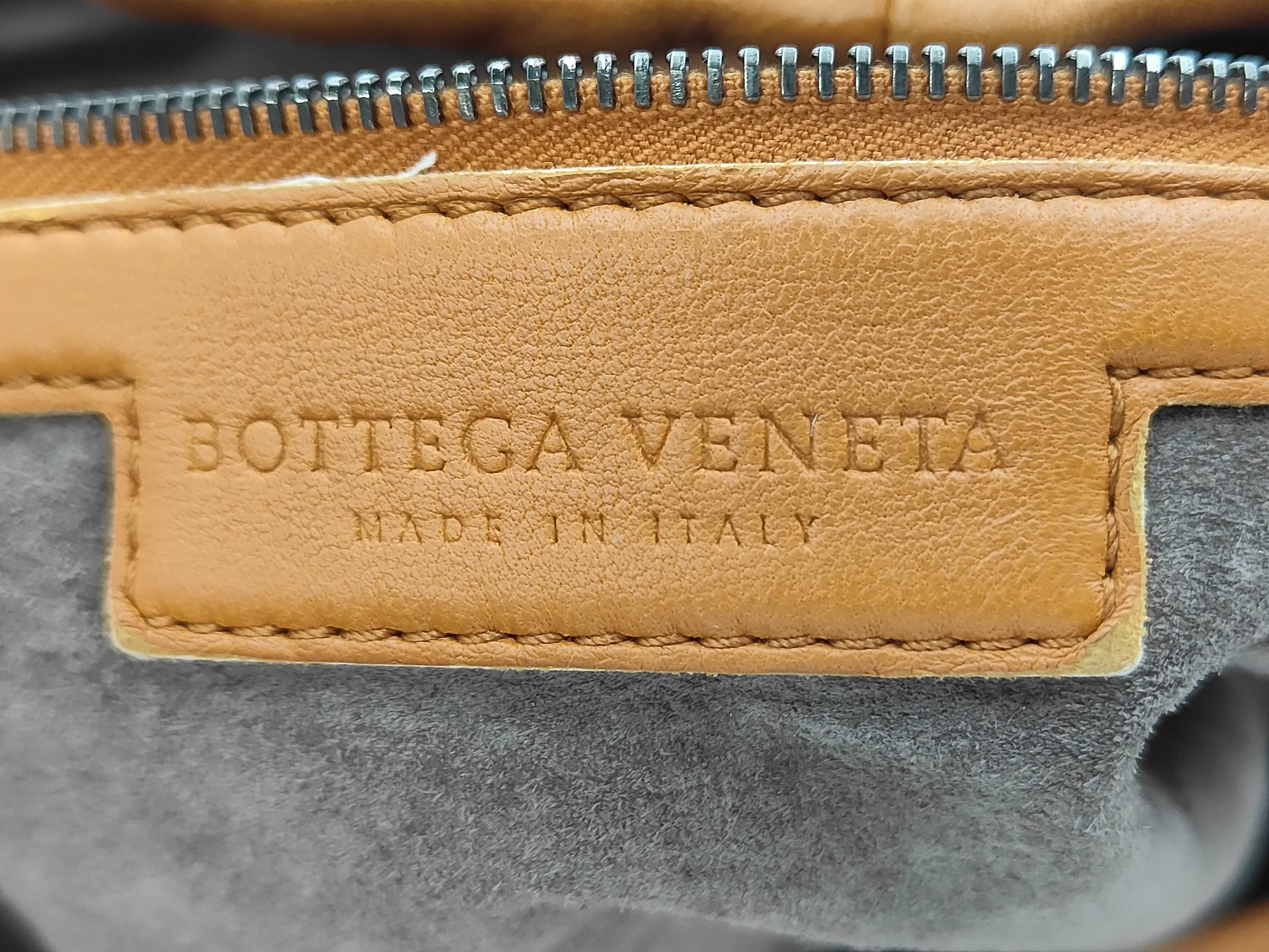 Intrecciato Hobo Handbag — view 11