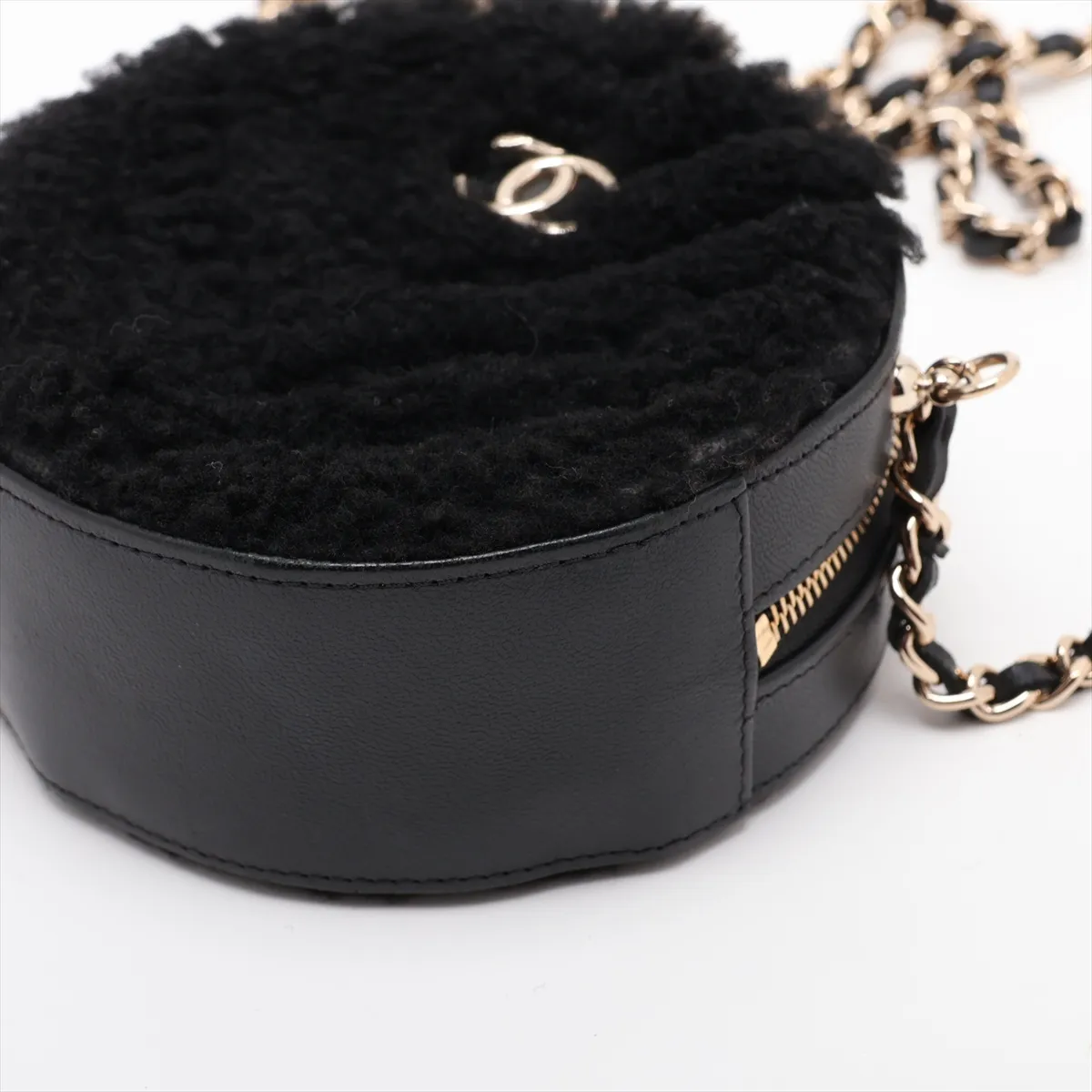 Chevron Boa x Lambskin Chain Shoulder Bag, Round, Black with Gold Hardware, 28969394 (Serial Number 28) — view 3