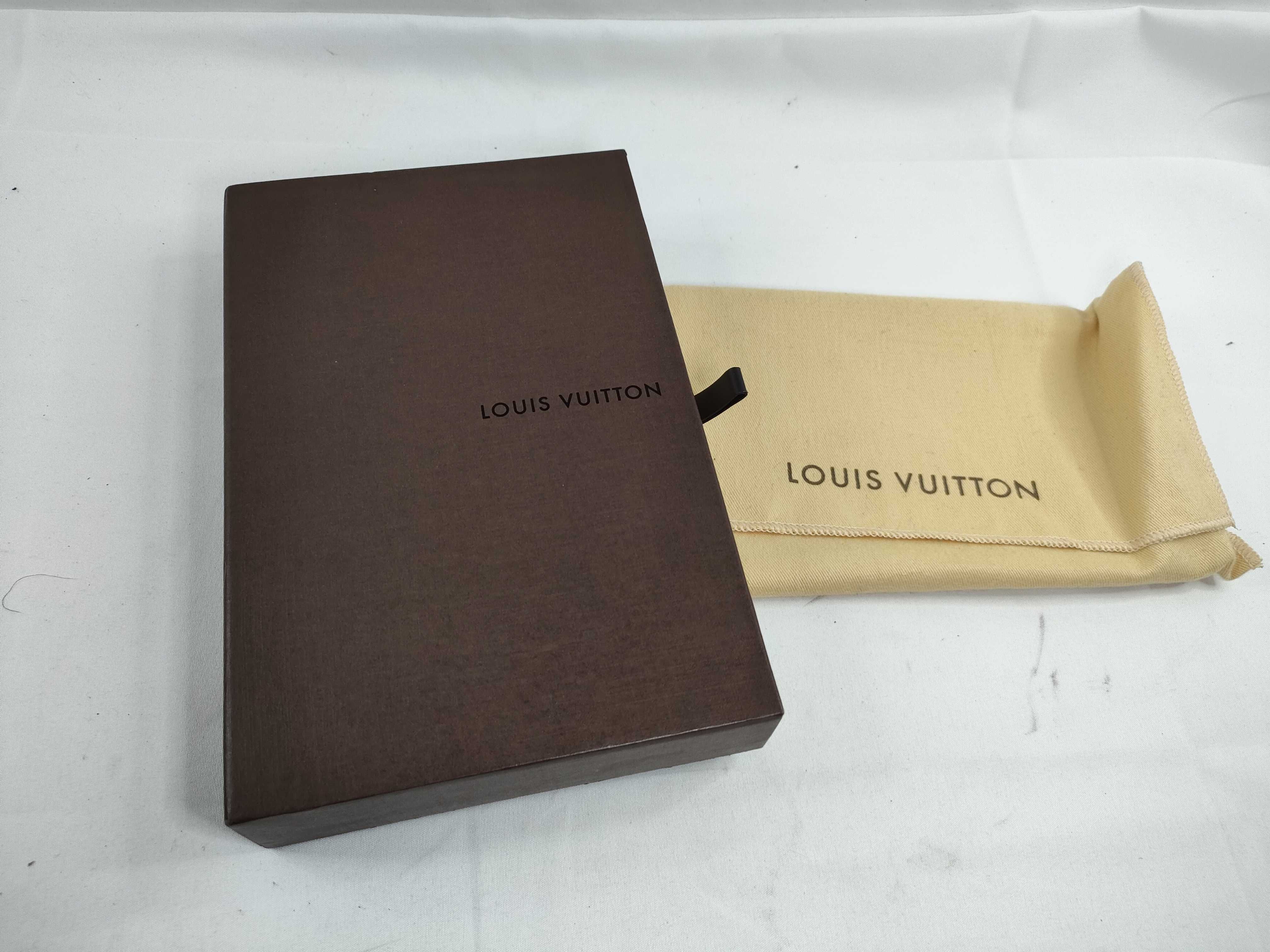 Damier Portefeuille Brazza N60017/SP1048 with initials, box, dust bag, and wallet. — view 15