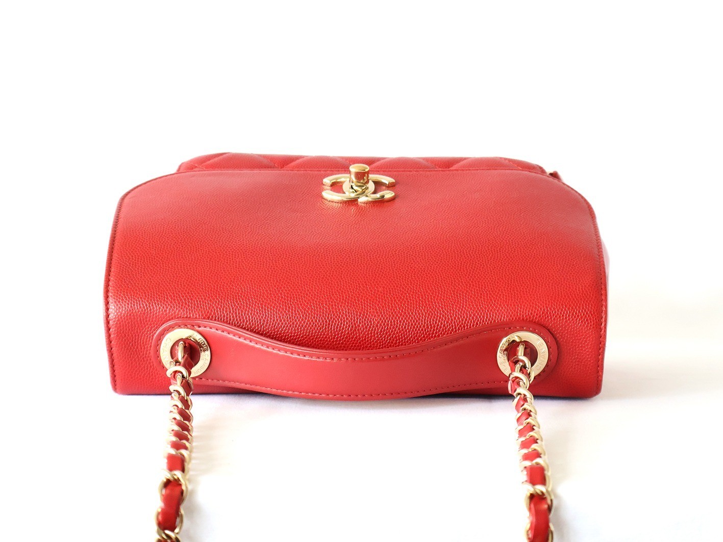 Caviar Skin Matelassé 2-Way Chain Shoulder Bag, Red — view 5