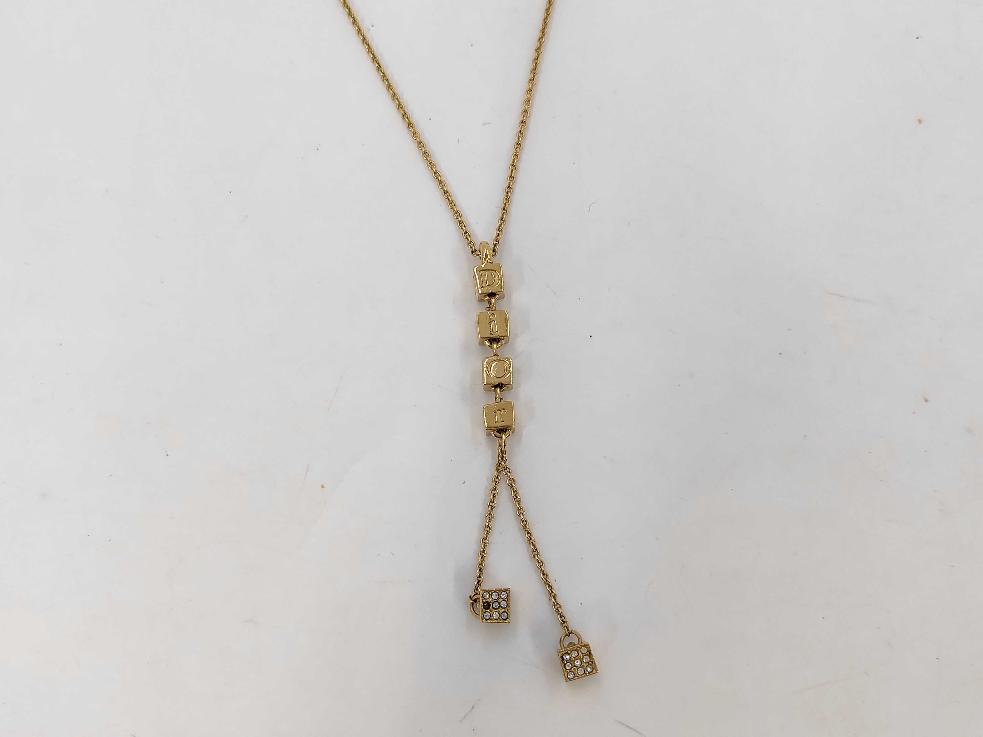 necklace — view 2