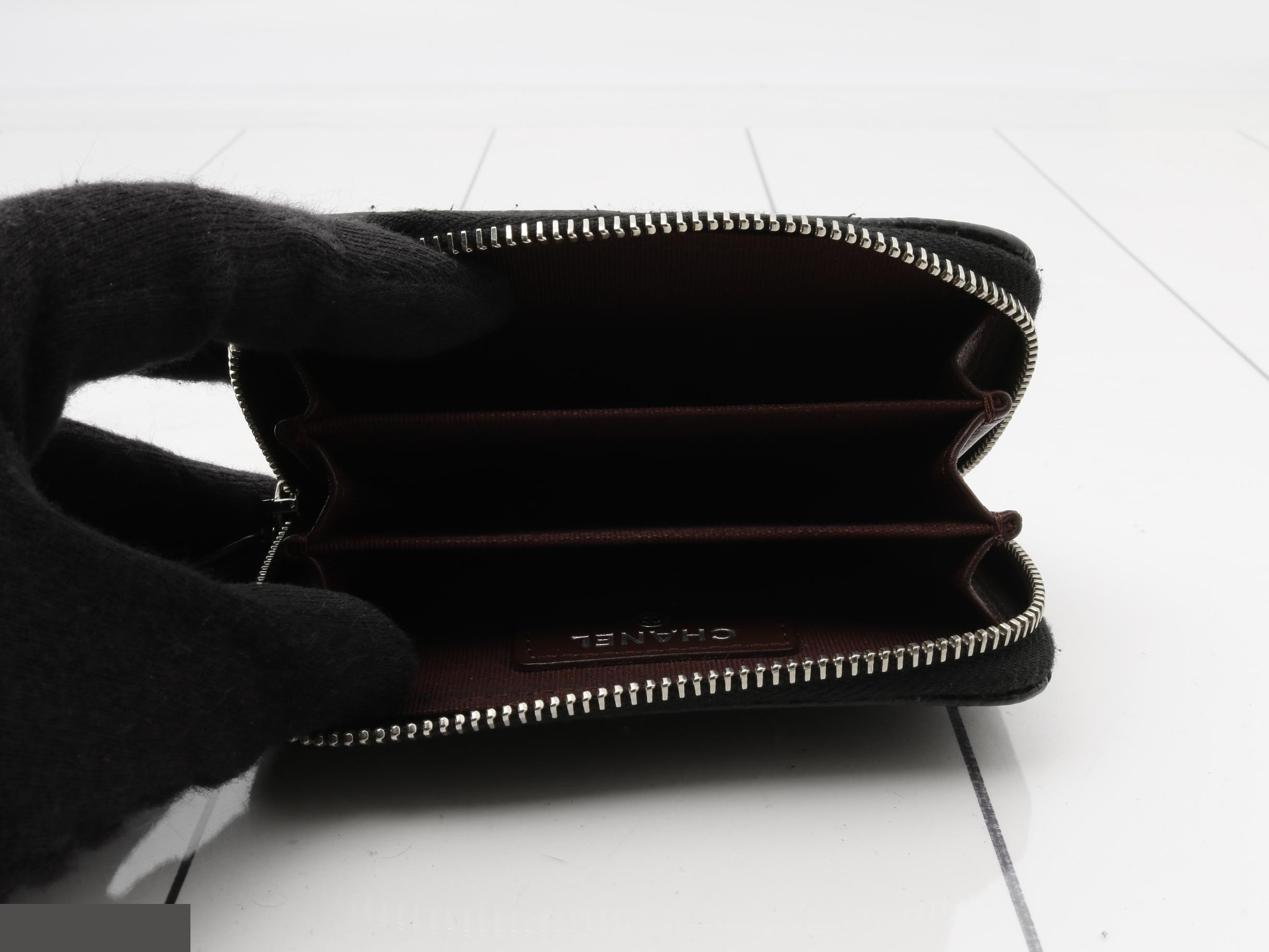 Caviar skin (bag) and coin case — view 4