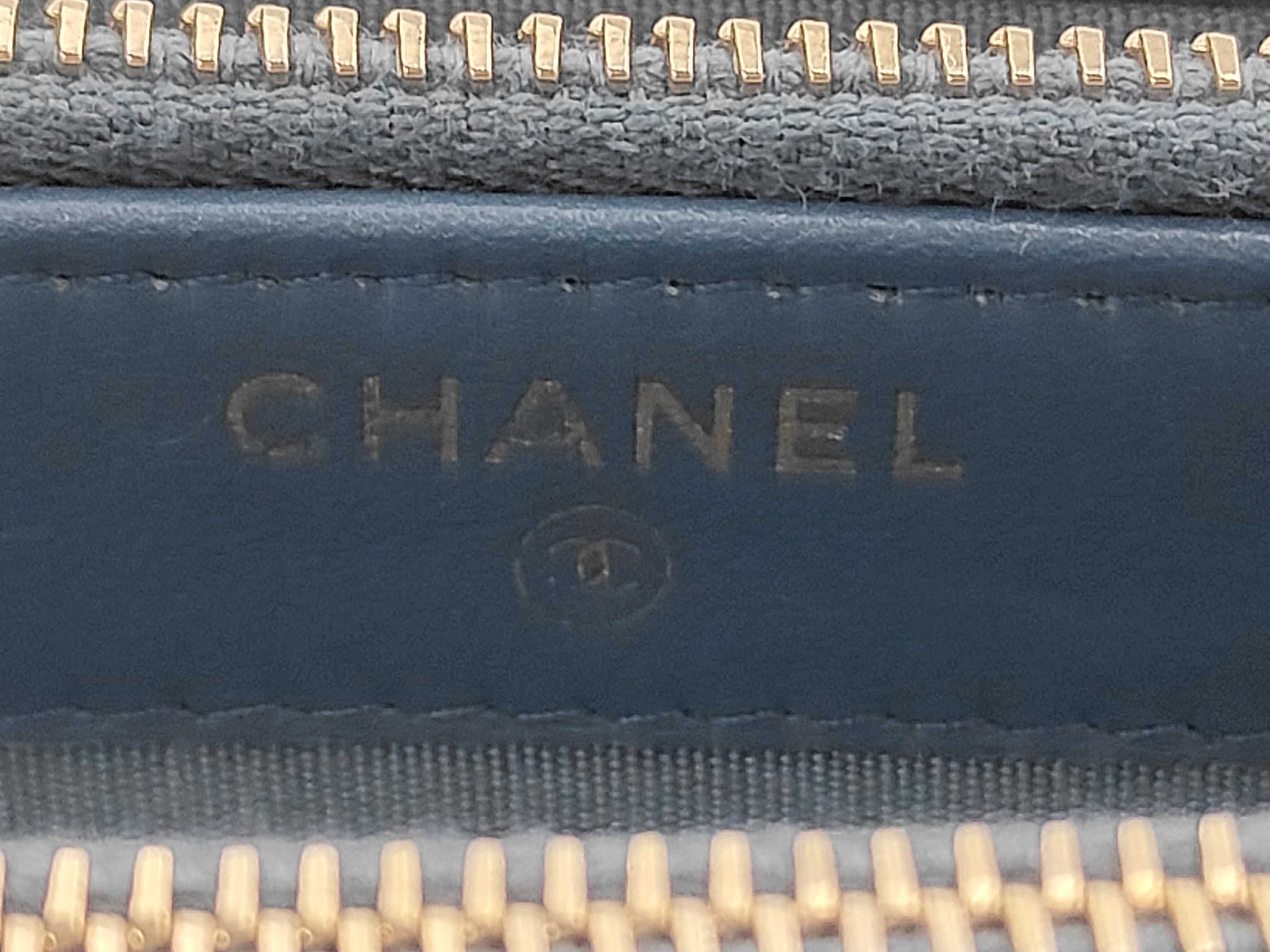 Boy Chanel Chain Wallet Chain Shoulder Bag (Serial Number 25) — view 7