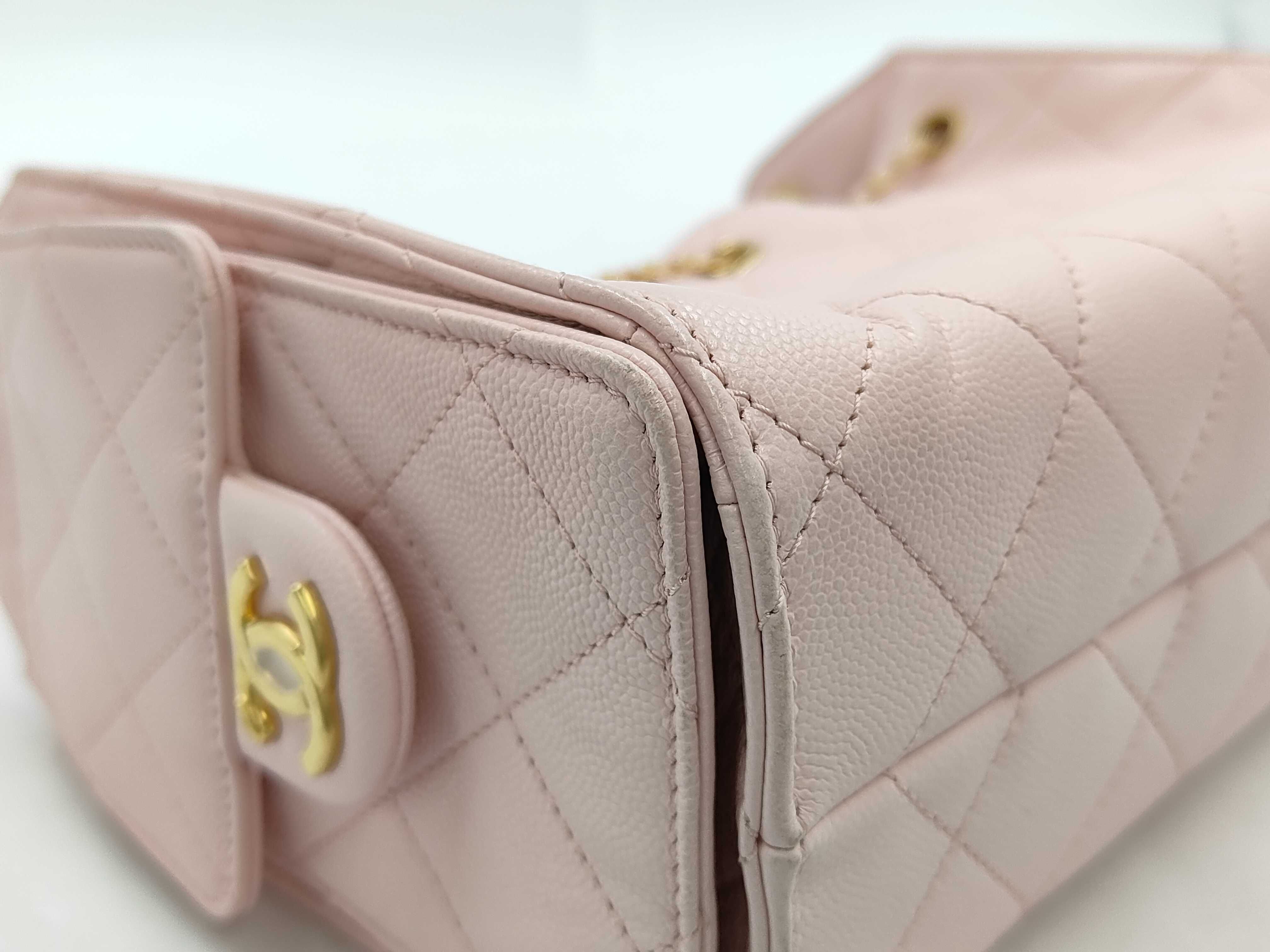 25 Mini Caviar Skin Chain Shoulder Bag — view 4