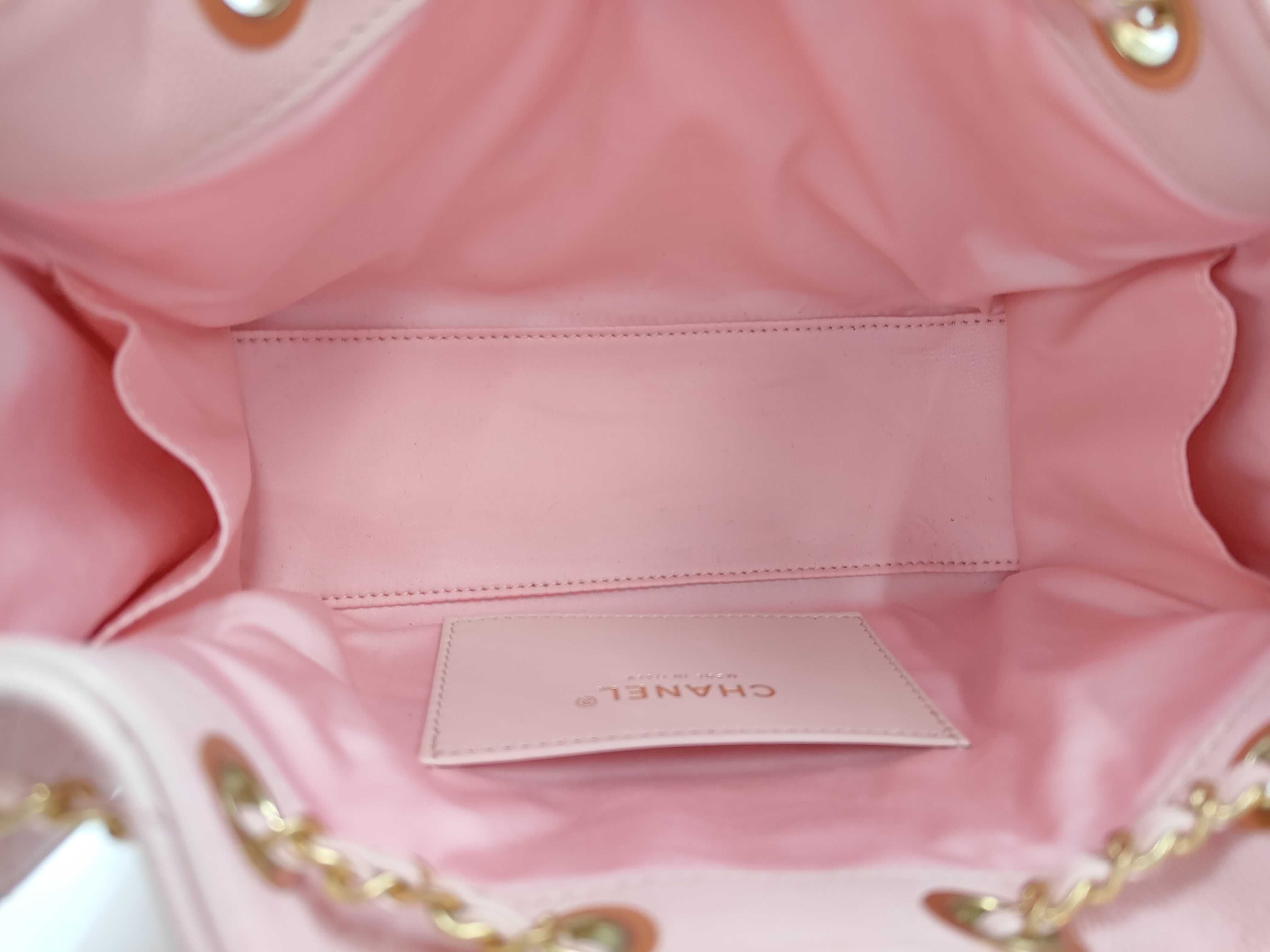 25 Mini Caviar Skin Chain Shoulder Bag — view 7