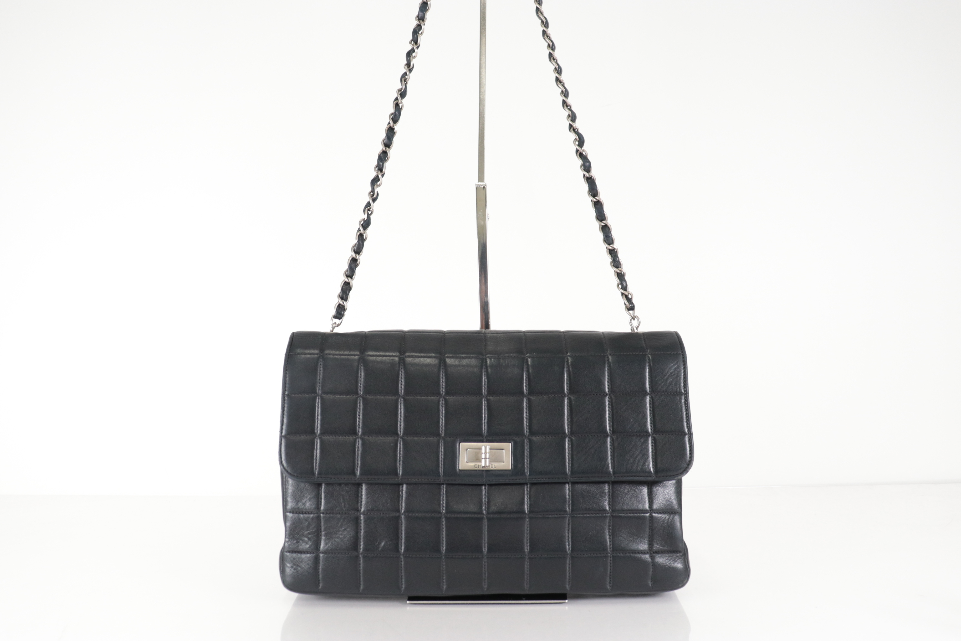 Chocolate Bar Rum 2.55 Silver Hardware Chain Shoulder Bag (Serial Number 6) — view 2