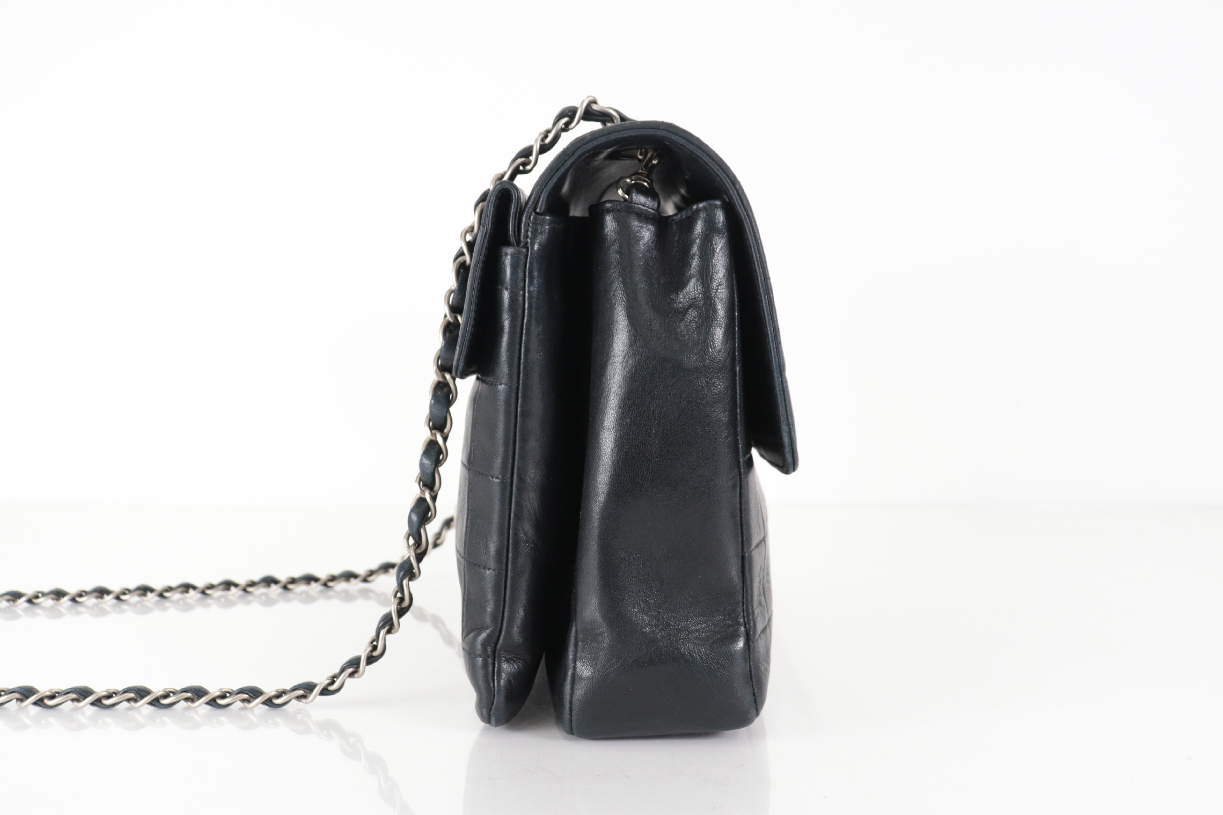 Chocolate Bar Rum 2.55 Silver Hardware Chain Shoulder Bag (Serial Number 6) — view 4