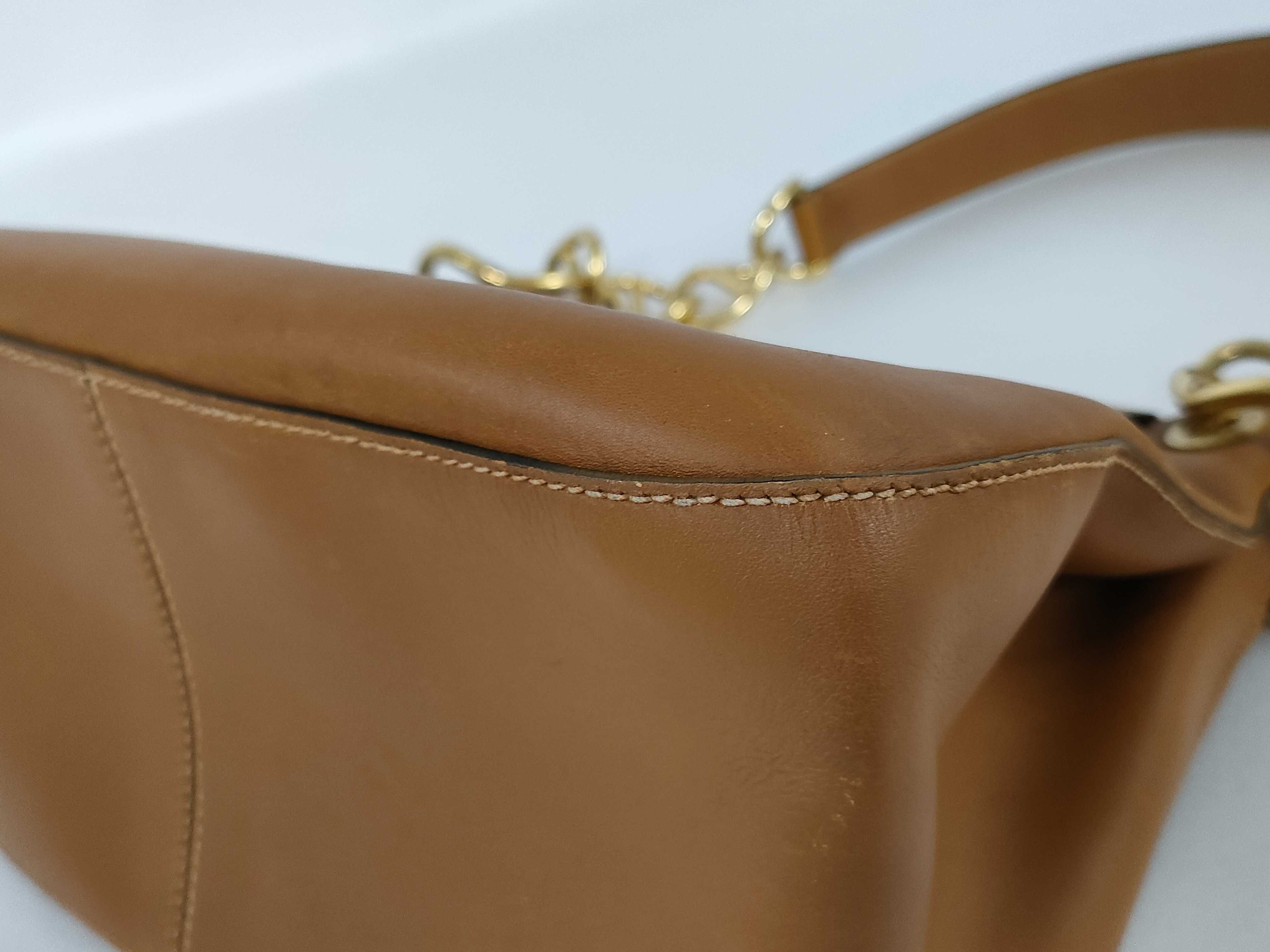 logo embossed leather chain shoulder bag white tag 7 shoulder bag — view 6