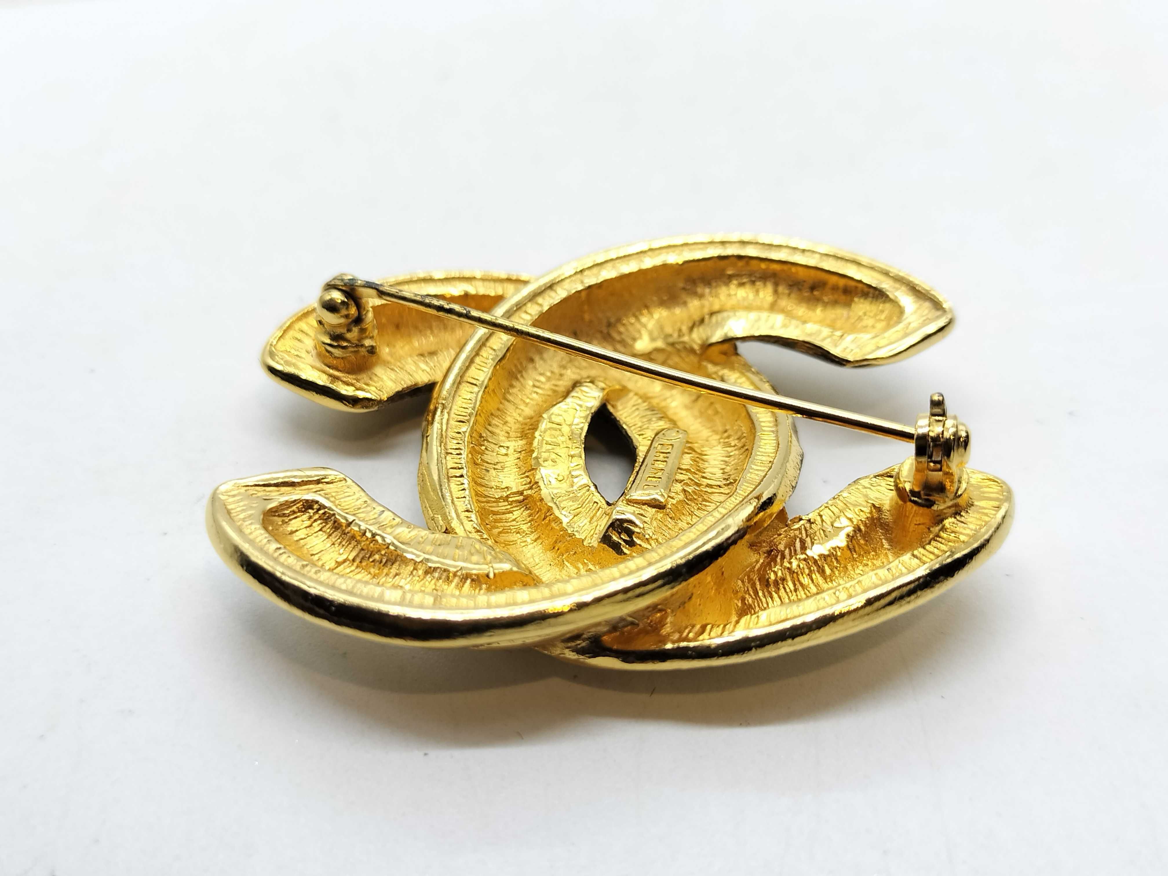 Coco Mark Matelassé 1142 Gold-colored Brooch — view 4