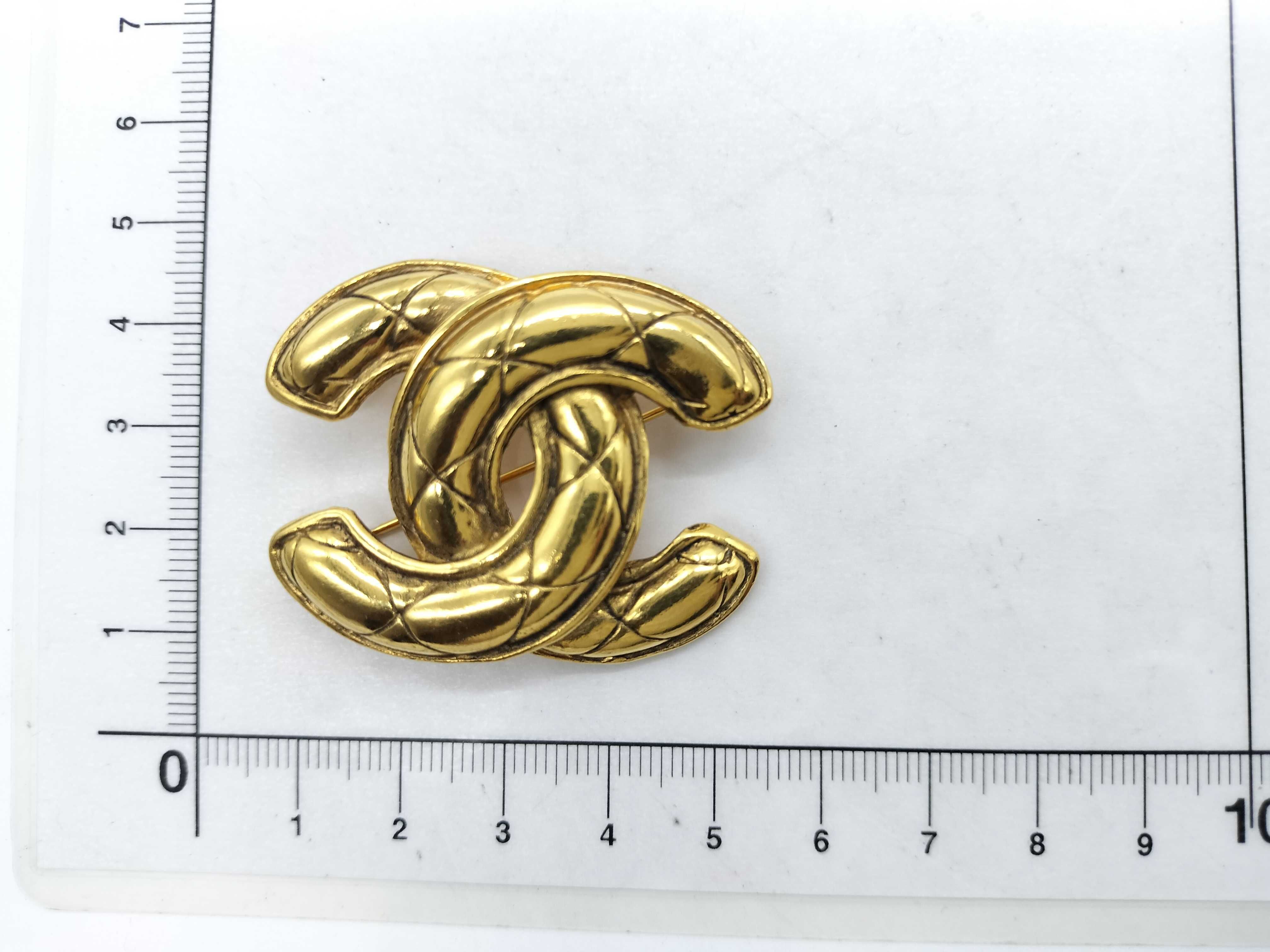 Coco Mark Matelassé 1142 Gold-colored Brooch — view 8
